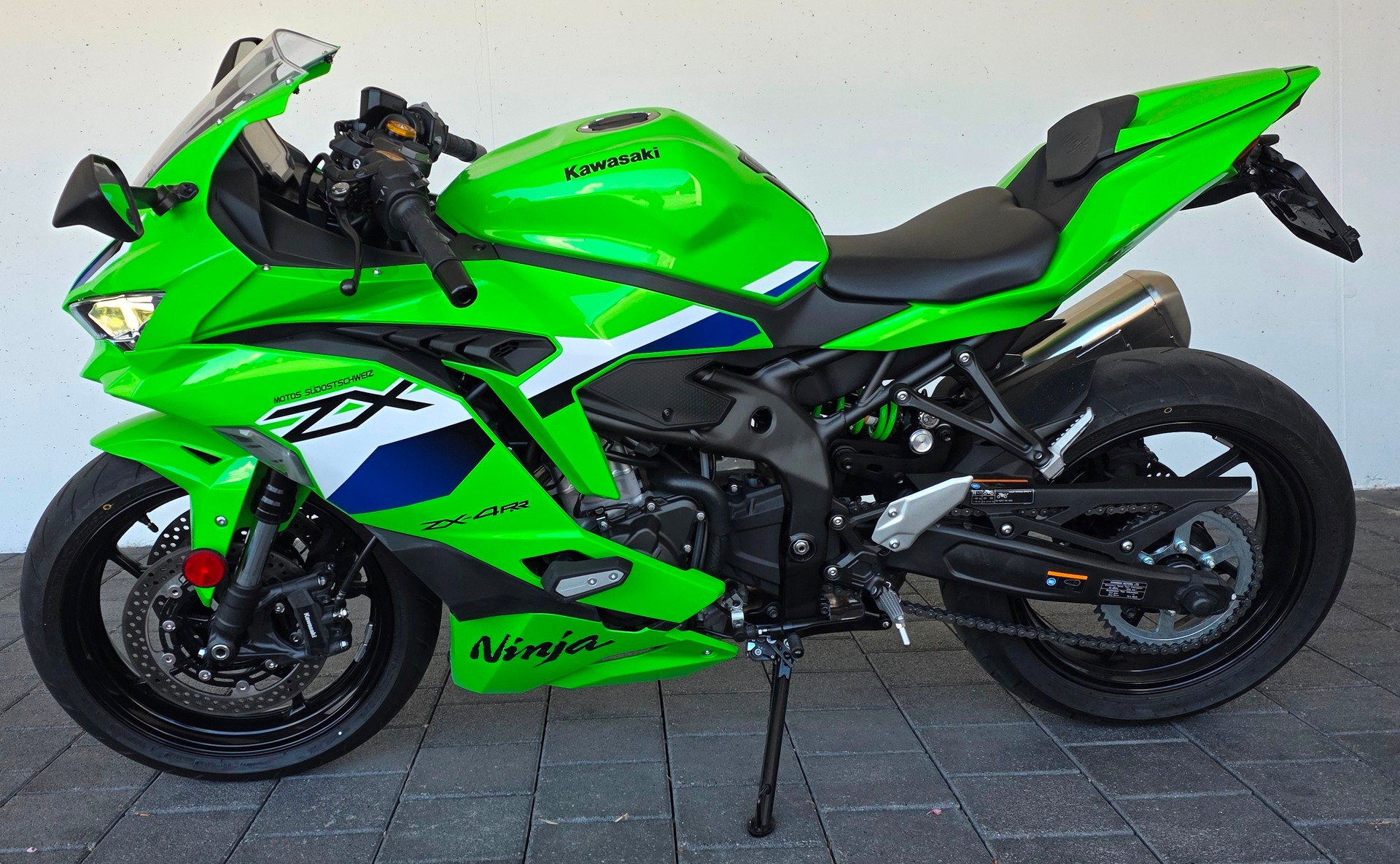 KAWASAKI Ninja ZX-4RR-image-0