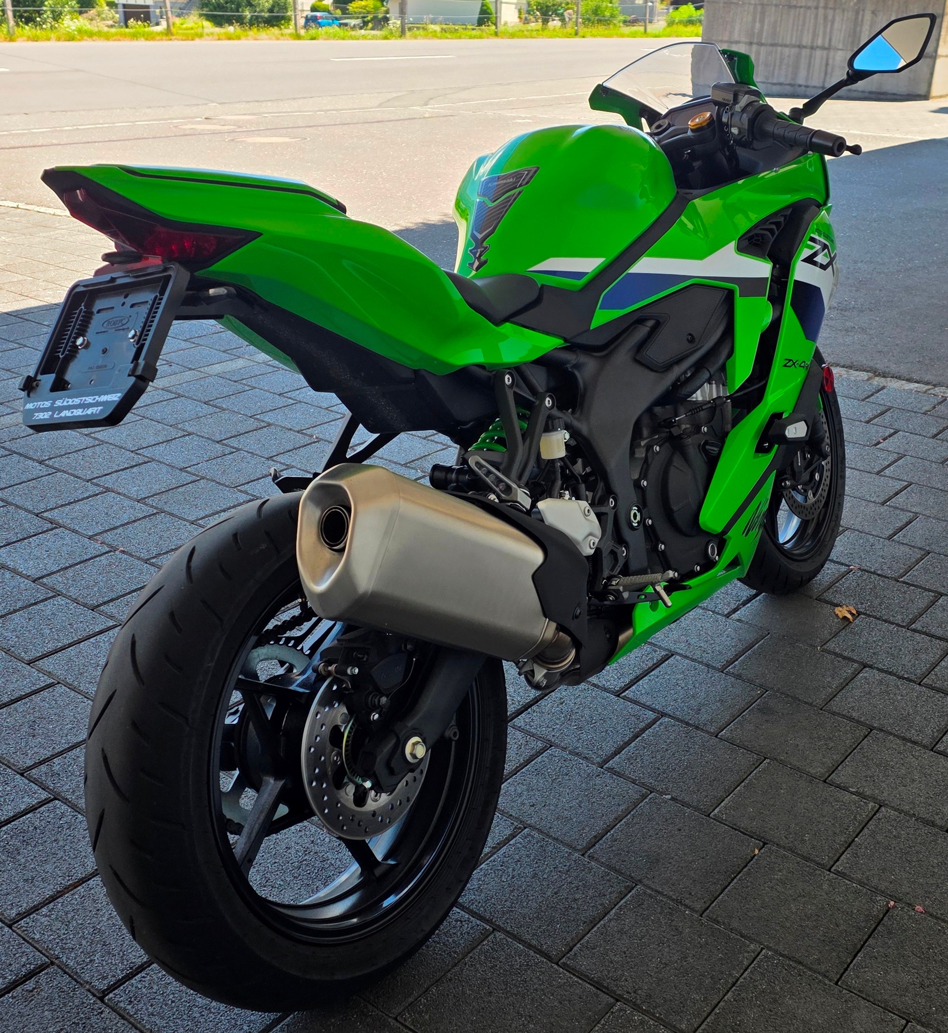 KAWASAKI Ninja ZX-4RR-image-6