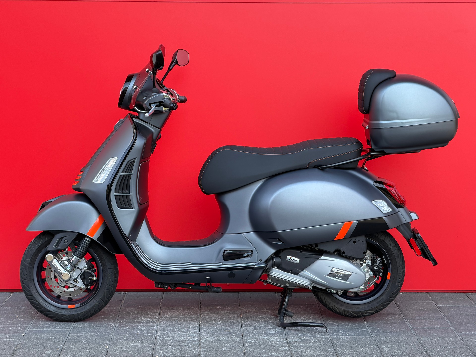 PIAGGIO Vespa GTS 125 Super Sport ABS-image-13
