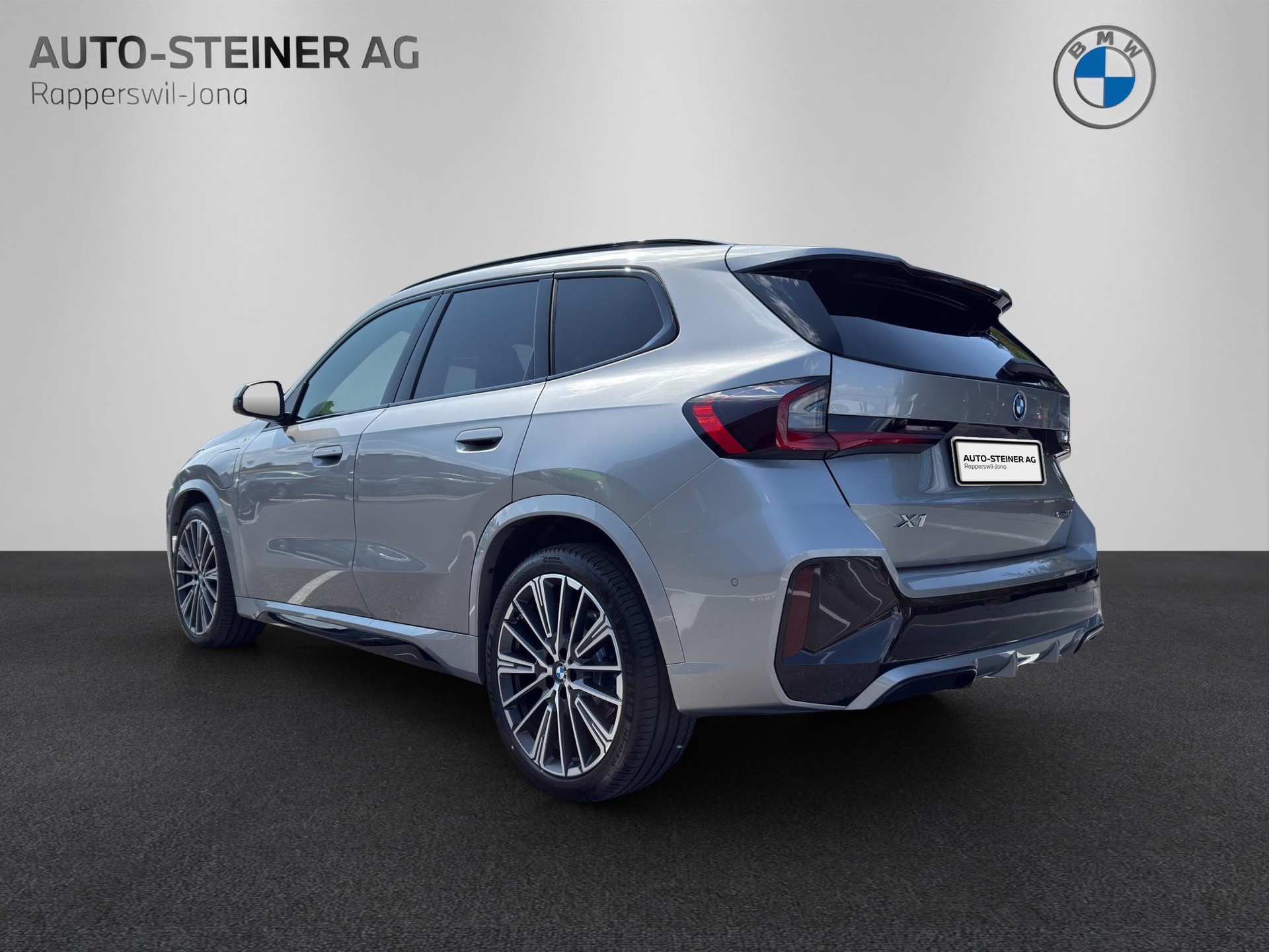 BMW X1 30e xDrive paddles-showroom-element-2