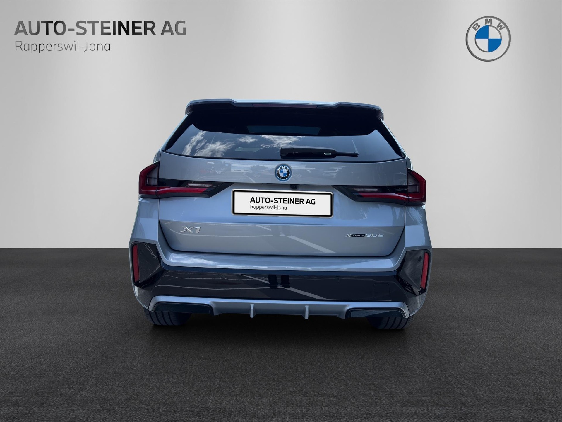 BMW X1 30e xDrive paddles-showroom-element-3