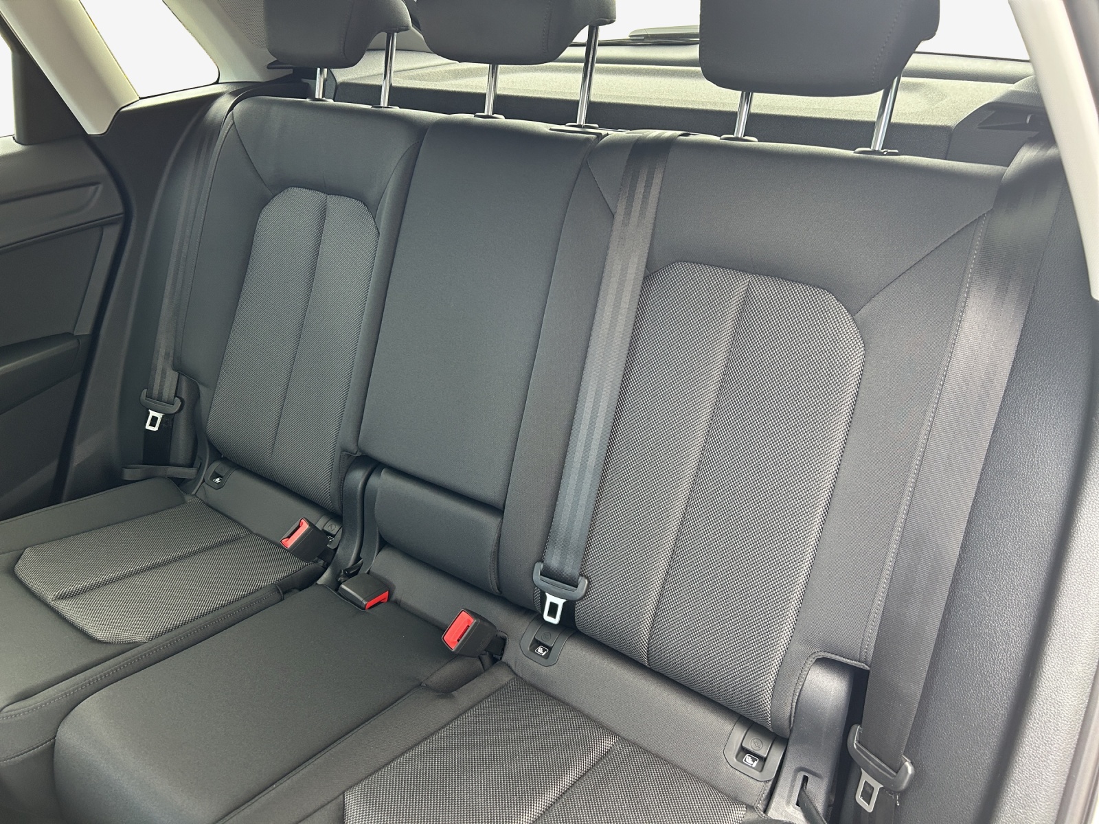 AUDI Q3 35 TFSI Attraction S-tronic-image-11