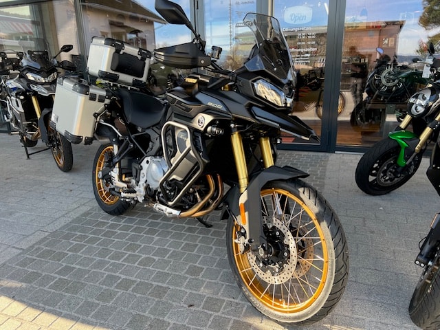 VOGE 900 DSX-image-1