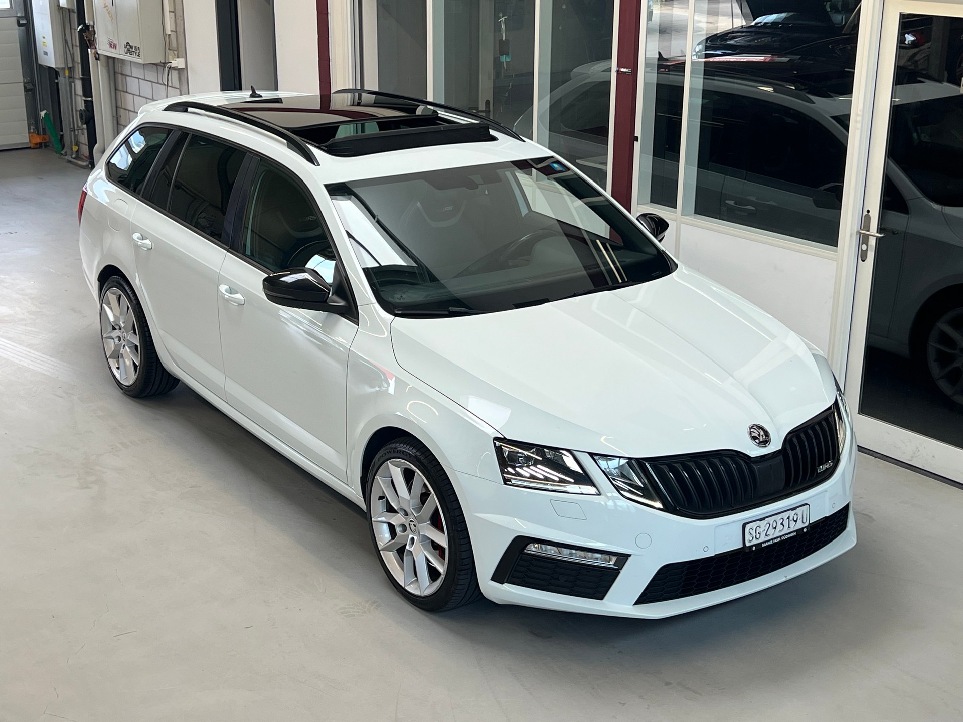 SKODA Octavia Combi 2.0 TSI RS DSG
