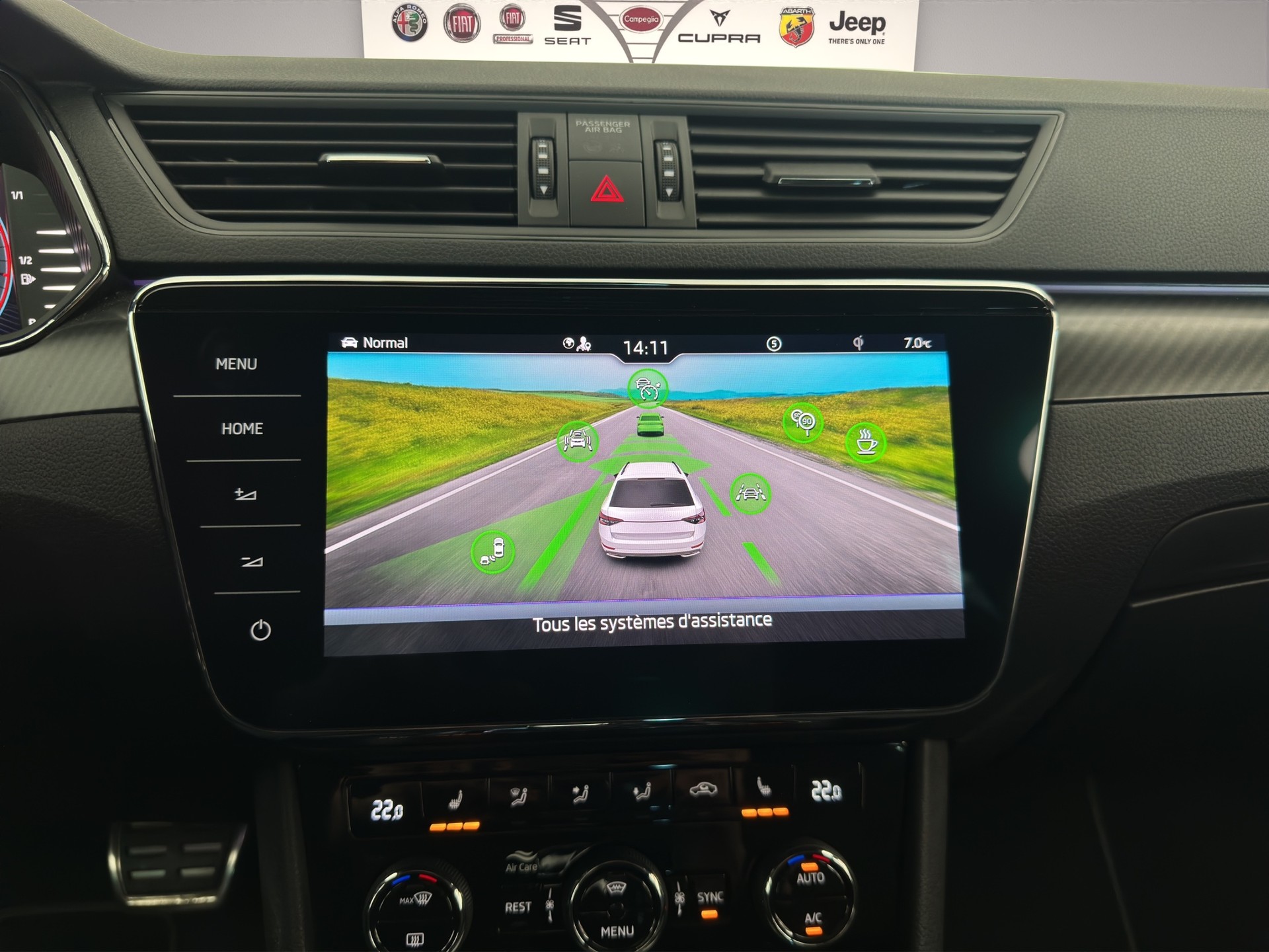 SKODA Superb Combi 2.0 TDi SportLine 4x4 DSG-image-15
