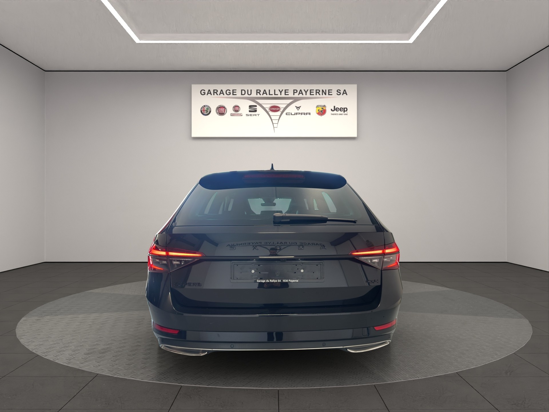 SKODA Superb Combi 2.0 TDi SportLine 4x4 DSG-showroom-element-2