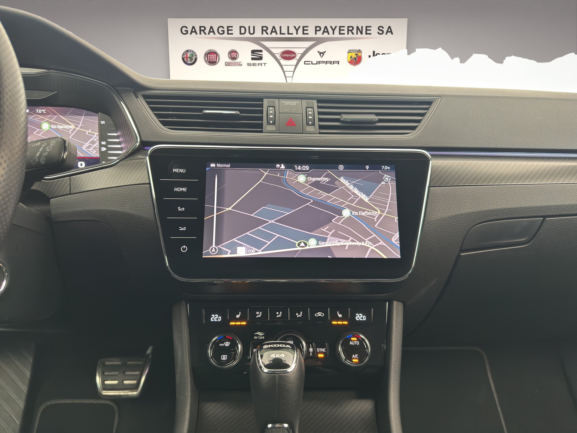SKODA Superb Combi 2.0 TDi SportLine 4x4 DSG-image-14