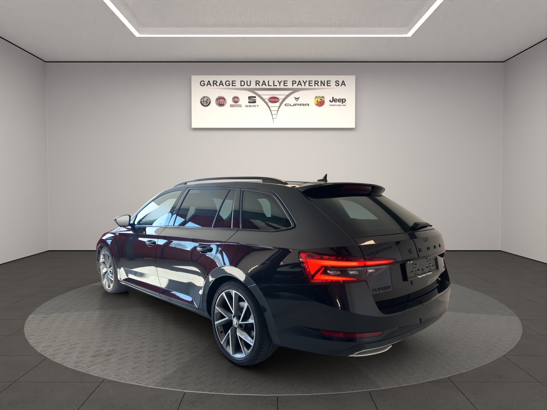 SKODA Superb Combi 2.0 TDi SportLine 4x4 DSG-showroom-element-1