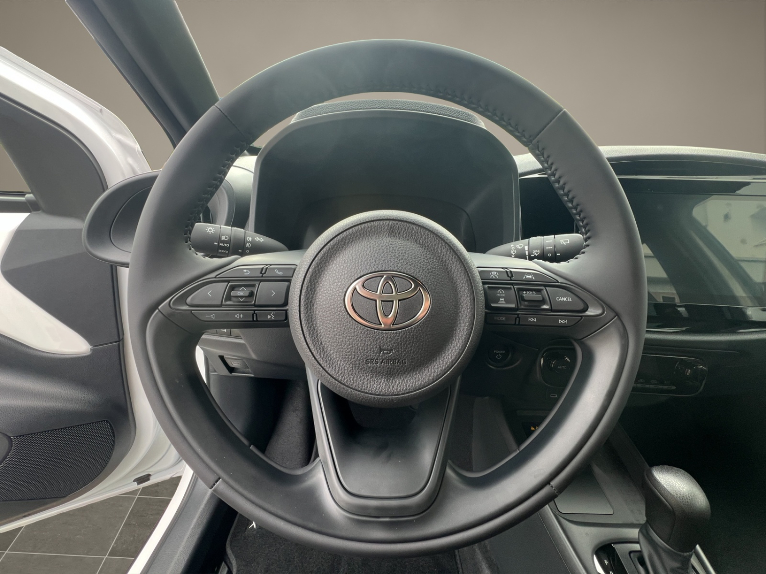 TOYOTA Aygo X 1.5 VVT-i HSD Comfort-image-10
