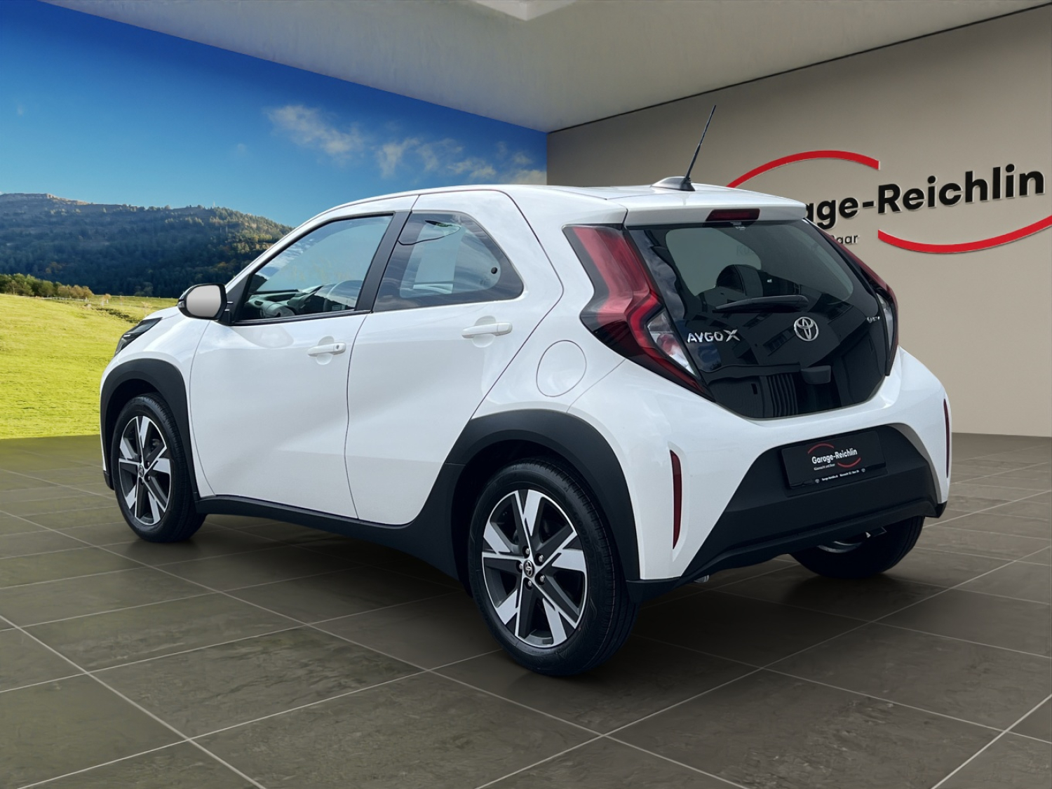 TOYOTA Aygo X 1.5 VVT-i HSD Comfort-showroom-element-2