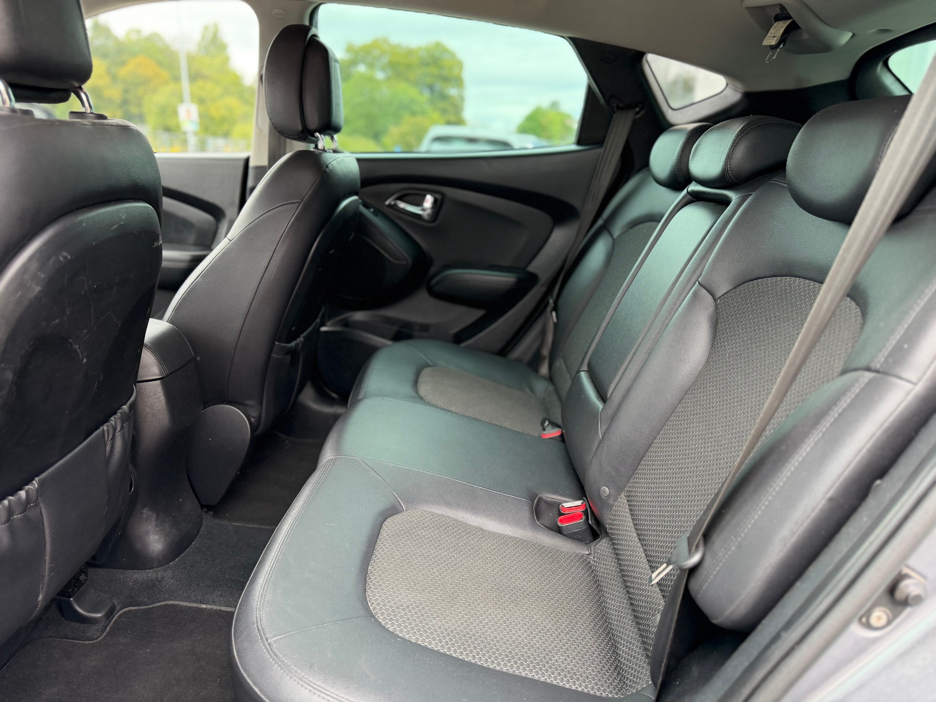 HYUNDAI iX 35 2.0 CRDi Premium 4WD-image-7