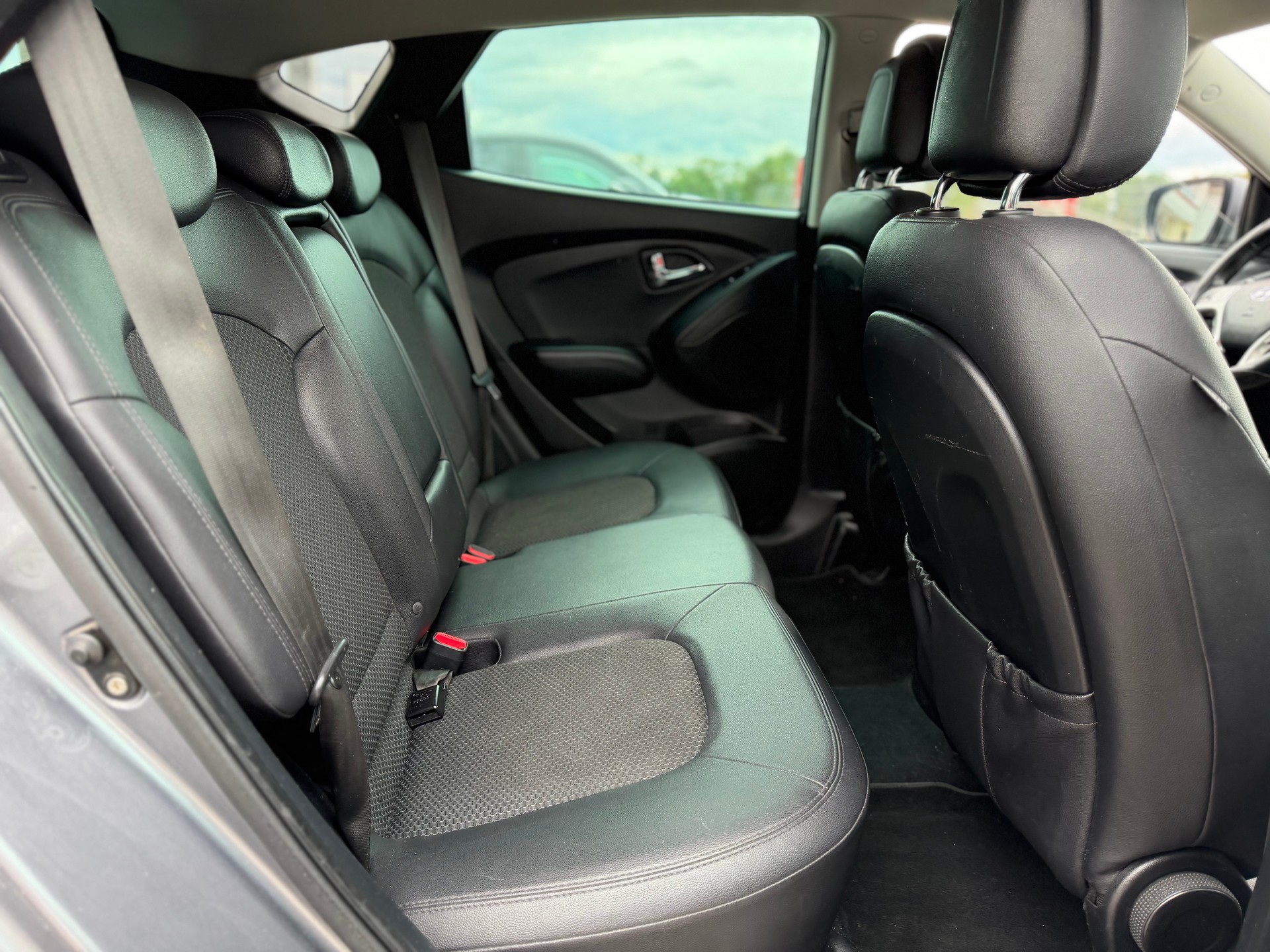HYUNDAI iX 35 2.0 CRDi Premium 4WD-image-8