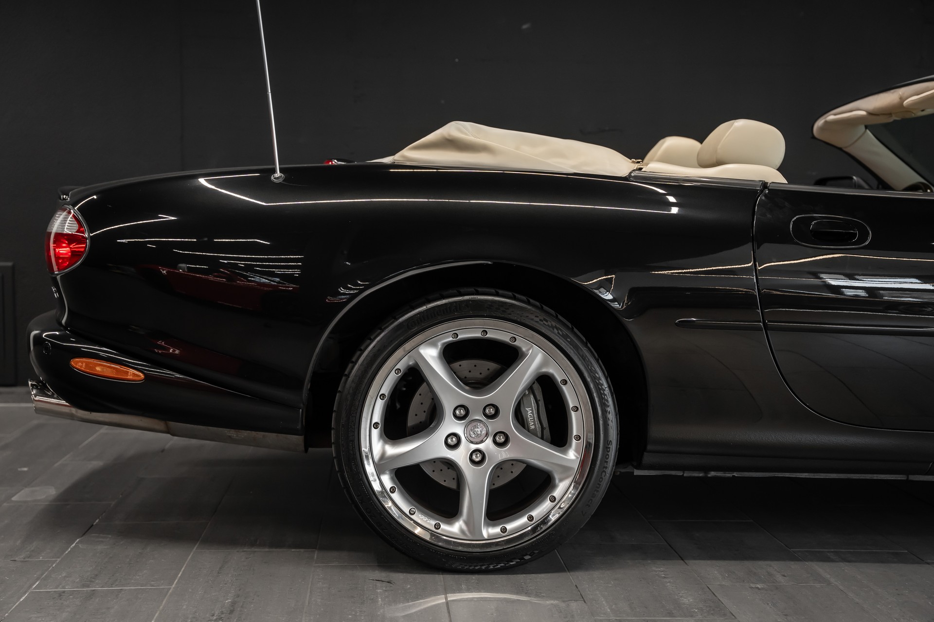 JAGUAR XKR S/C Convertible / Automat / Sammlerzustand / Ab Mfk / Ab Service-image-4