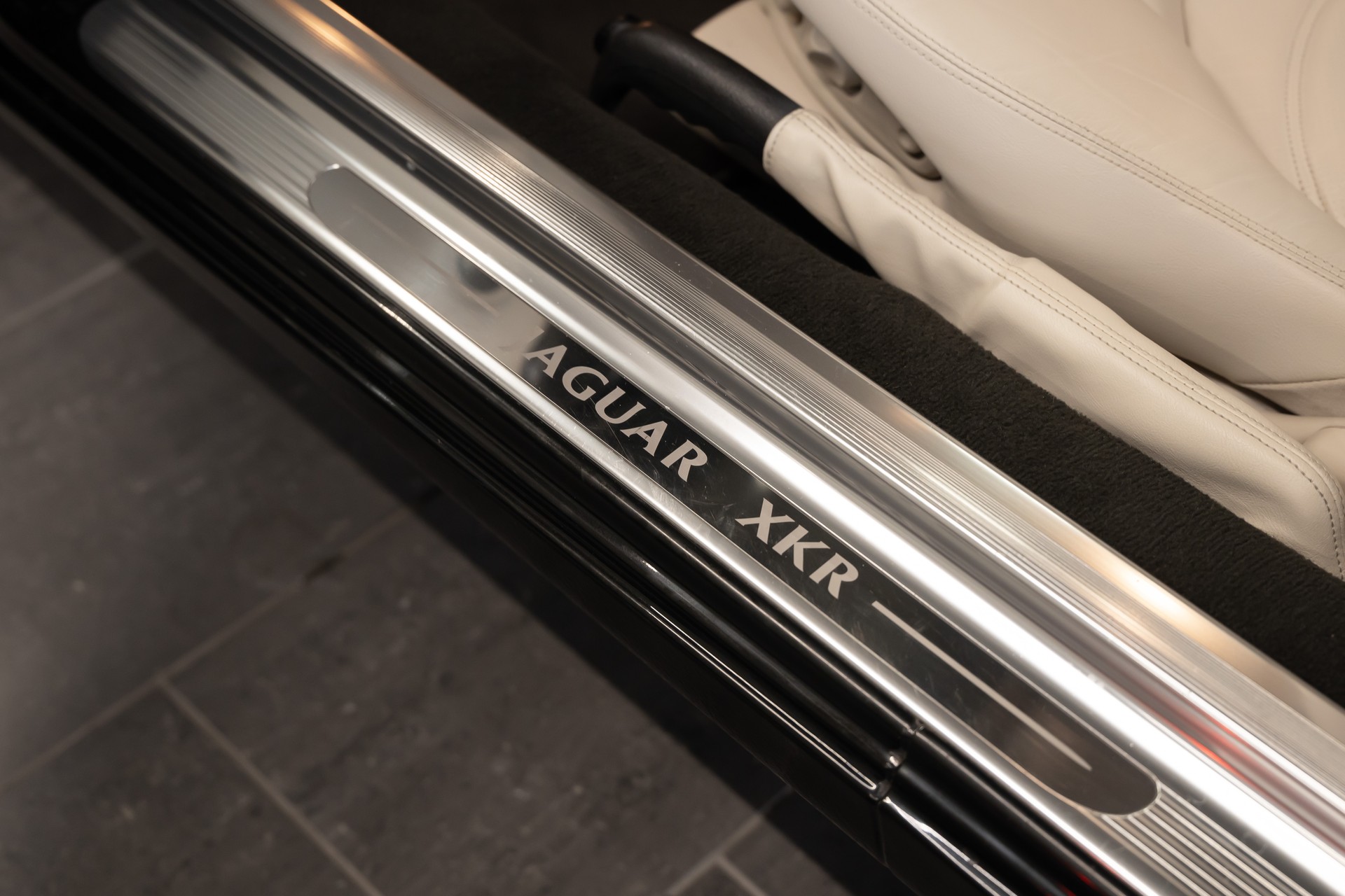 JAGUAR XKR S/C Convertible / Automat / Sammlerzustand / Ab Mfk / Ab Service-image-14