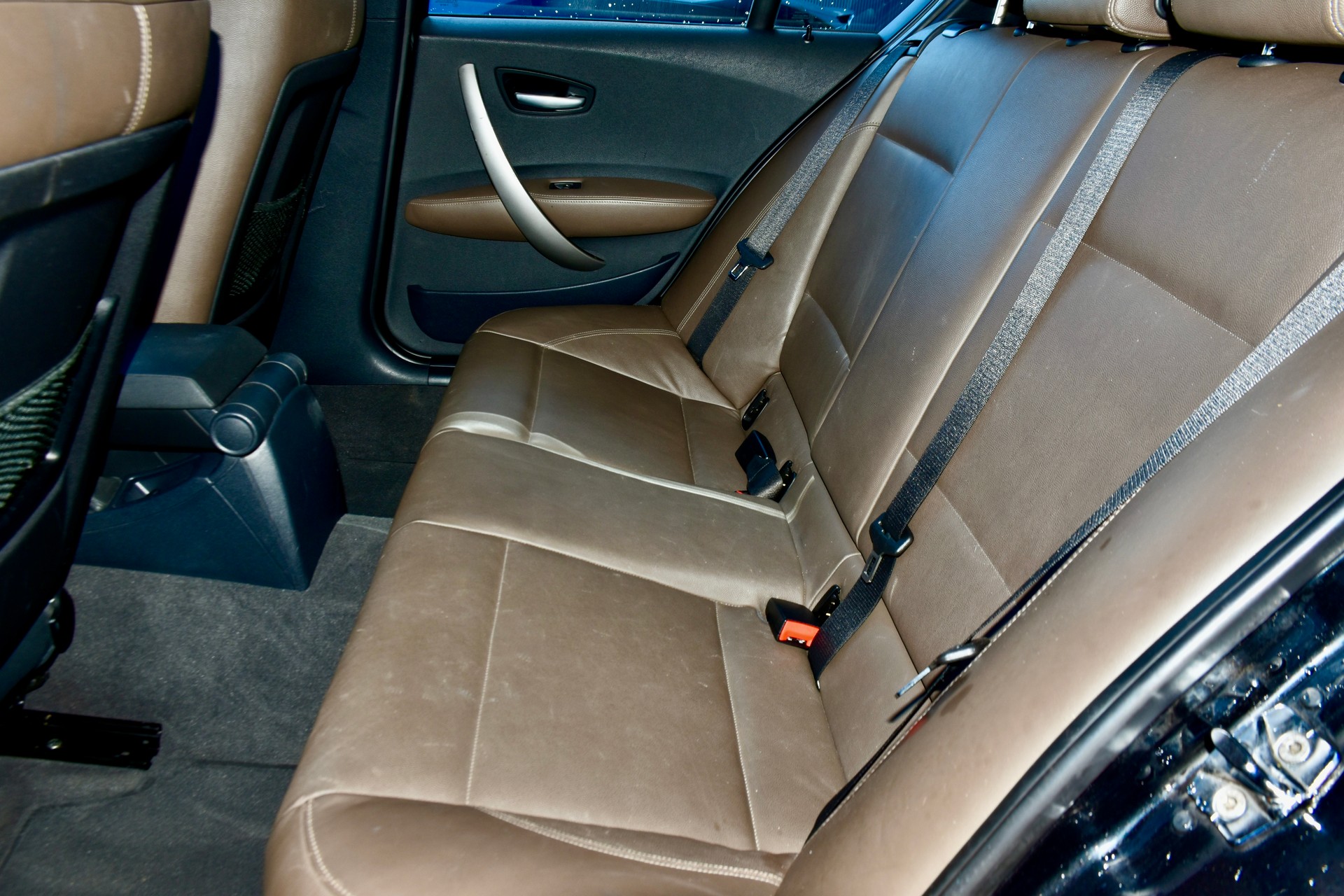 BMW 130i-image-6