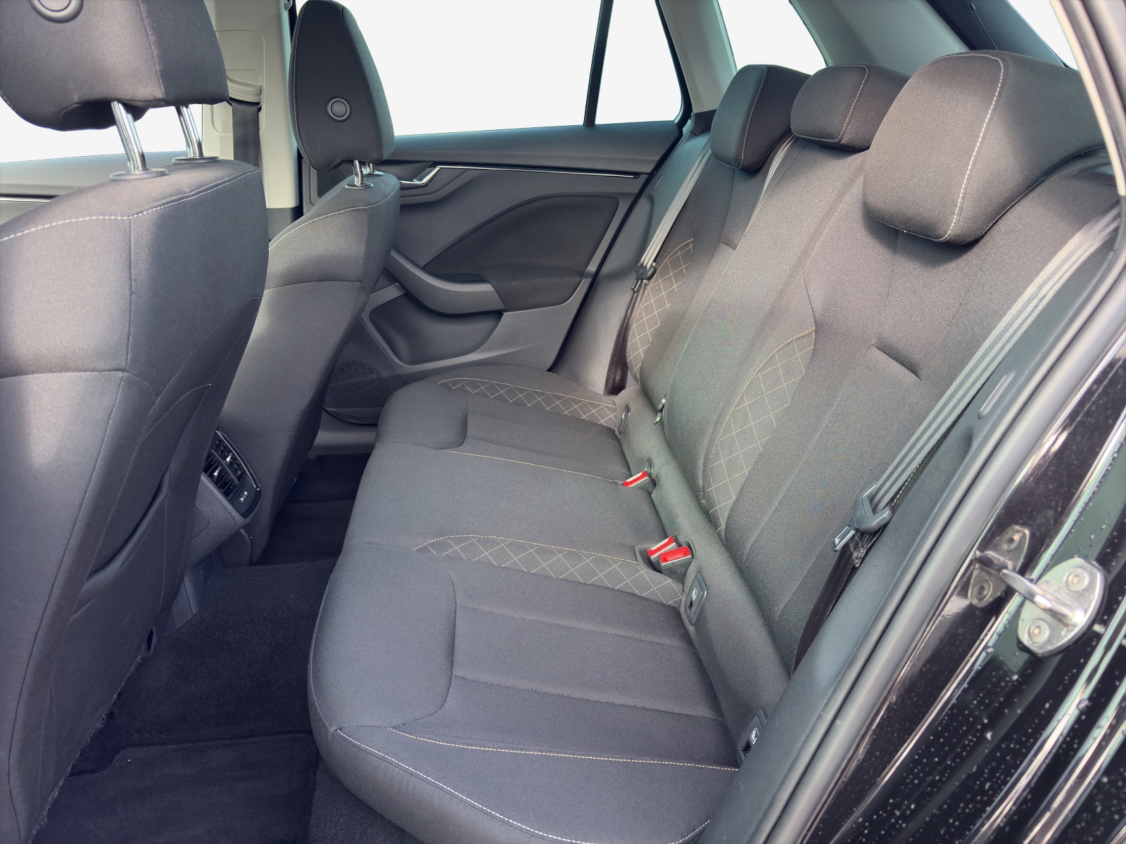 SKODA Kamiq 1.5 TSI ACT Ambition DSG-image-11