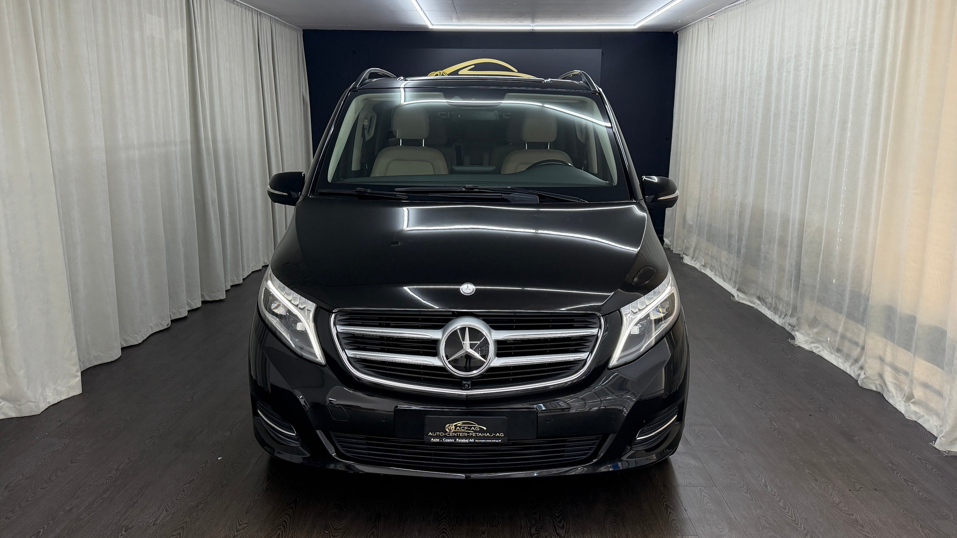 MERCEDES-BENZ V 250 d Swiss Edition lang 7G-Tronic-showroom-element-1