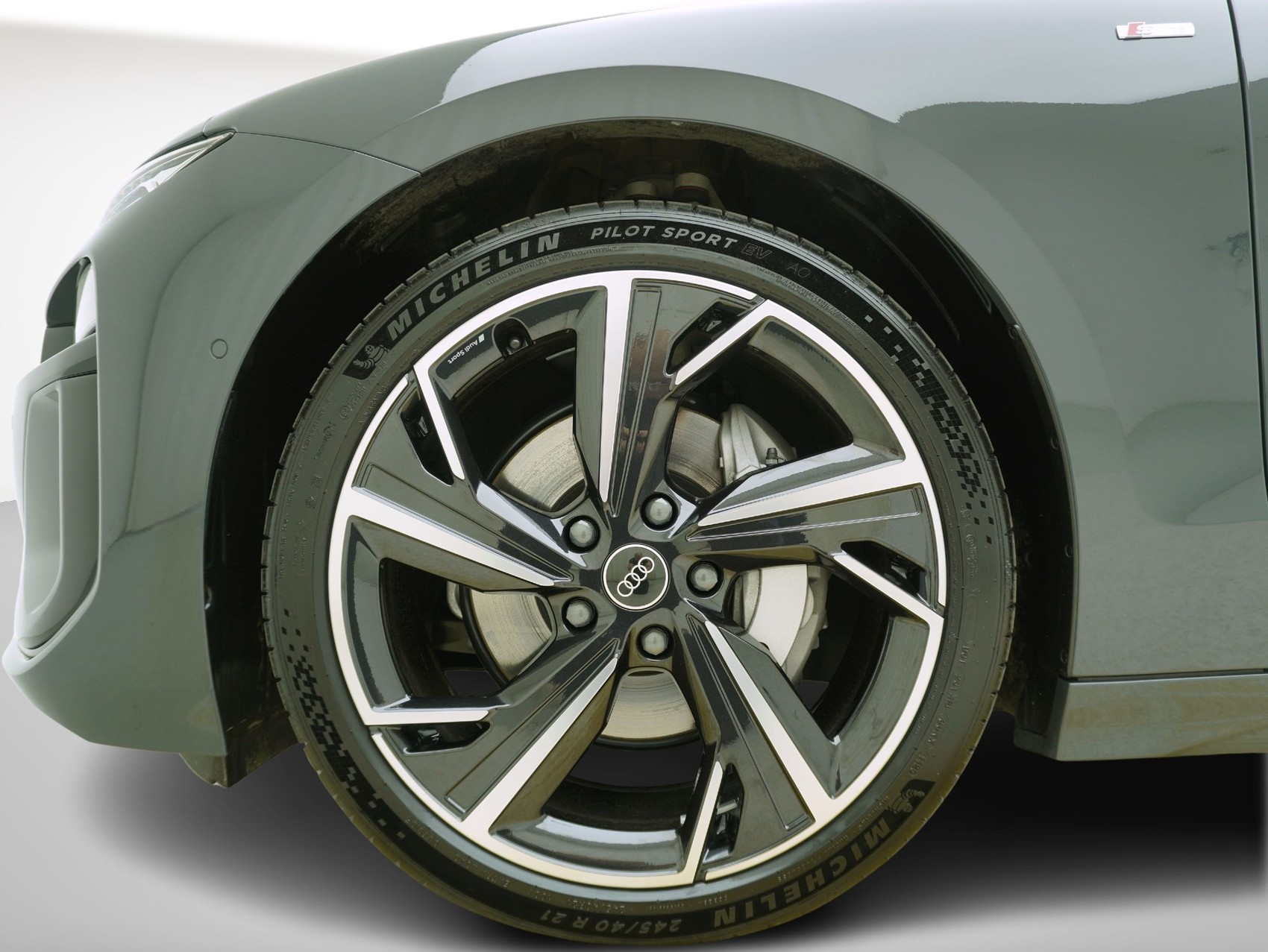 AUDI A6 e-tron Avant S line quattro **Audi Werksgarantie bis 03/2031**-image-6