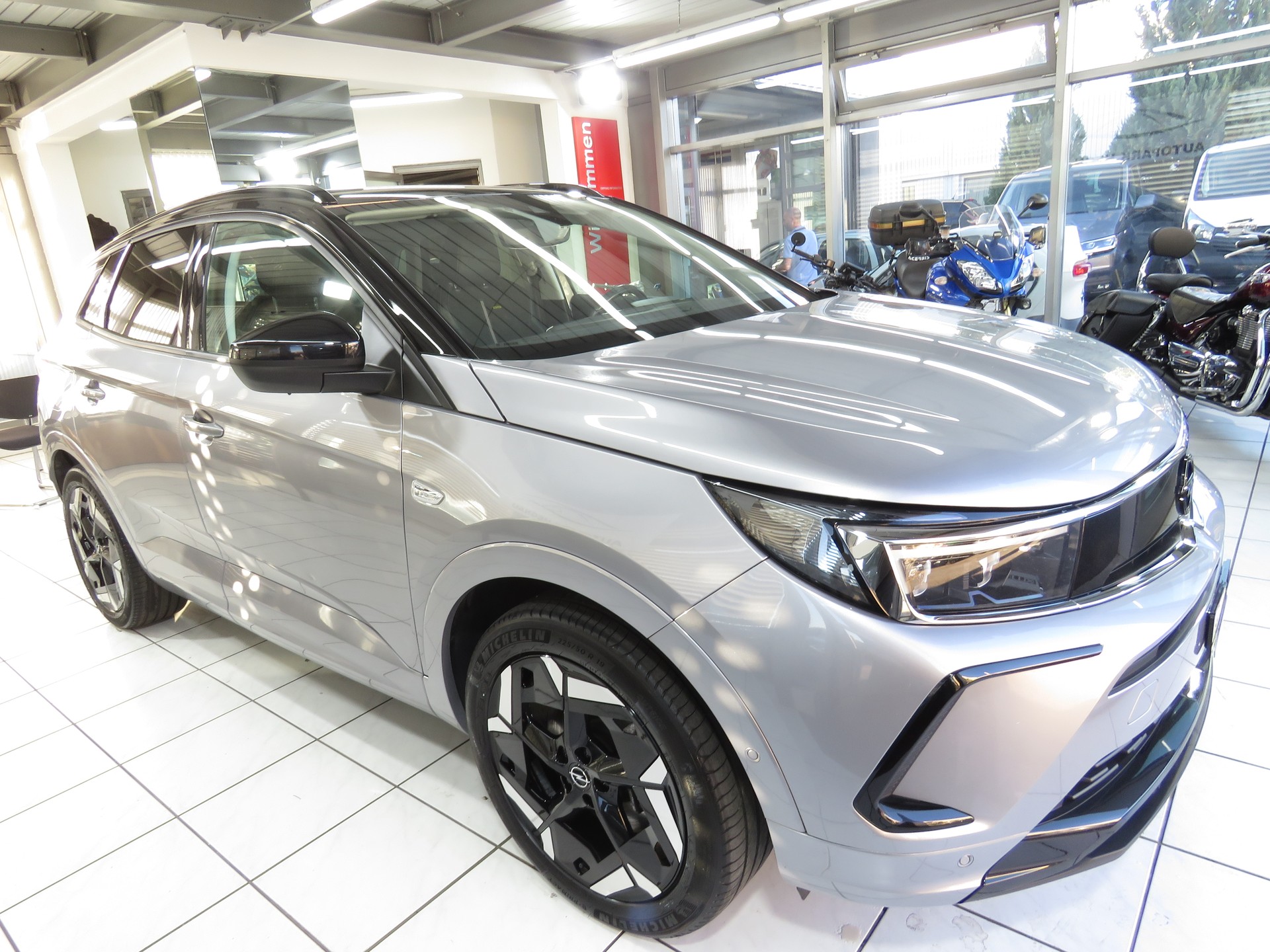 OPEL Grandland 1.6 Hybrid 4x4 GSe Automat-showroom-element-2