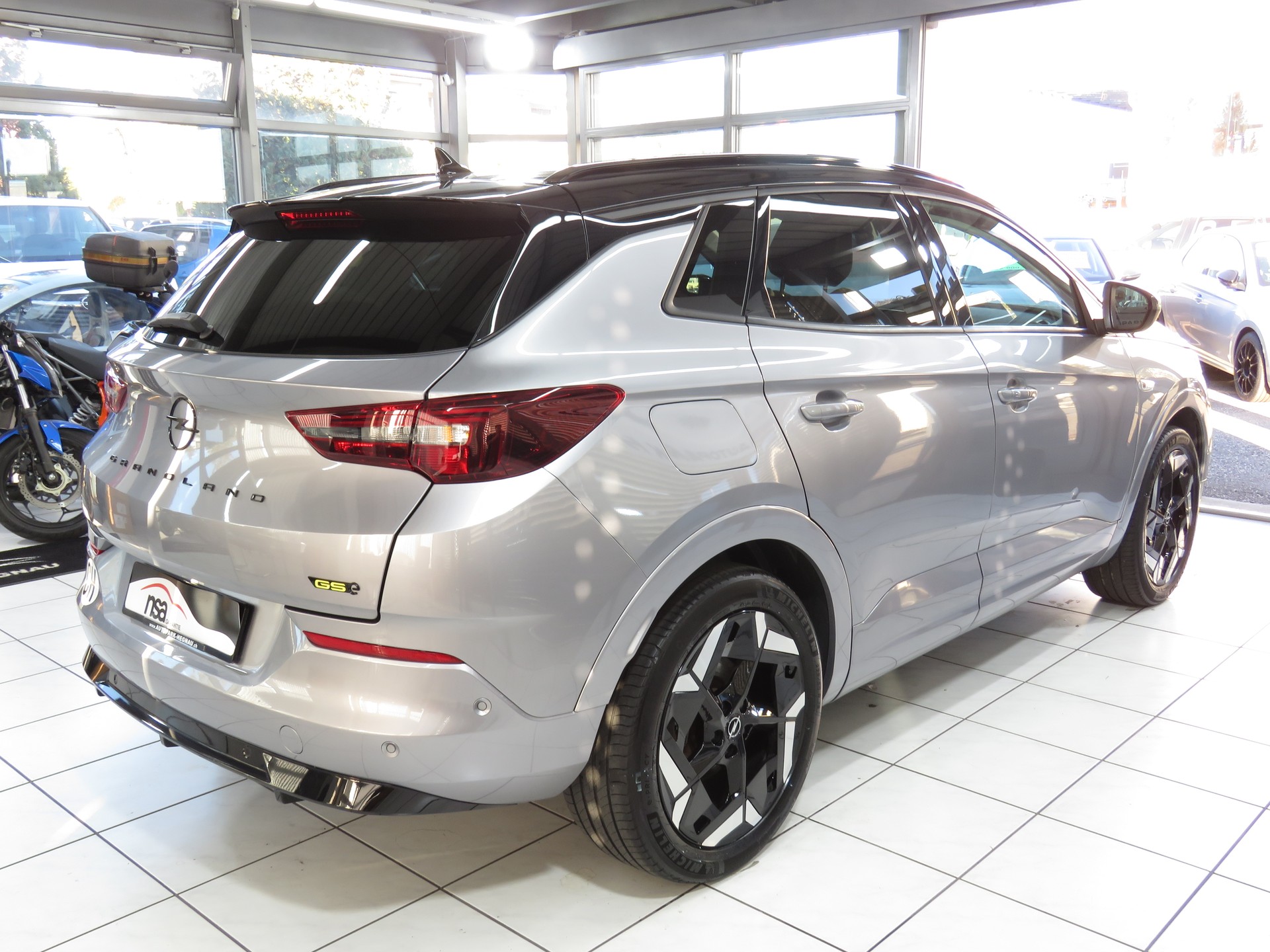 OPEL Grandland 1.6 Hybrid 4x4 GSe Automat-showroom-element-3