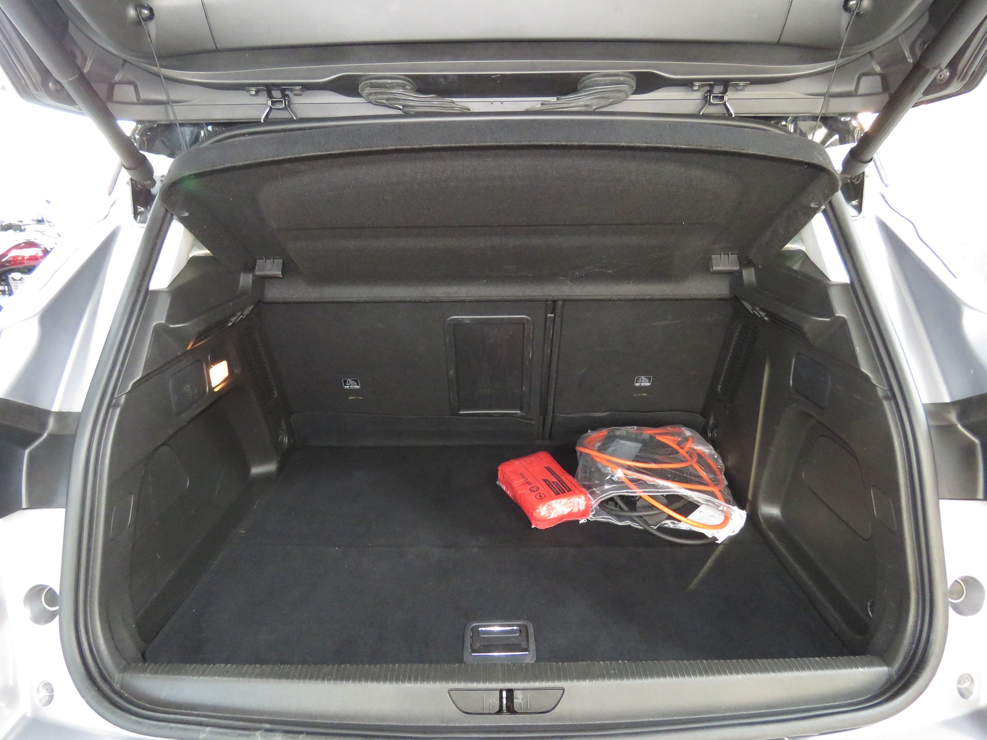 OPEL Grandland 1.6 Hybrid 4x4 GSe Automat-image-9