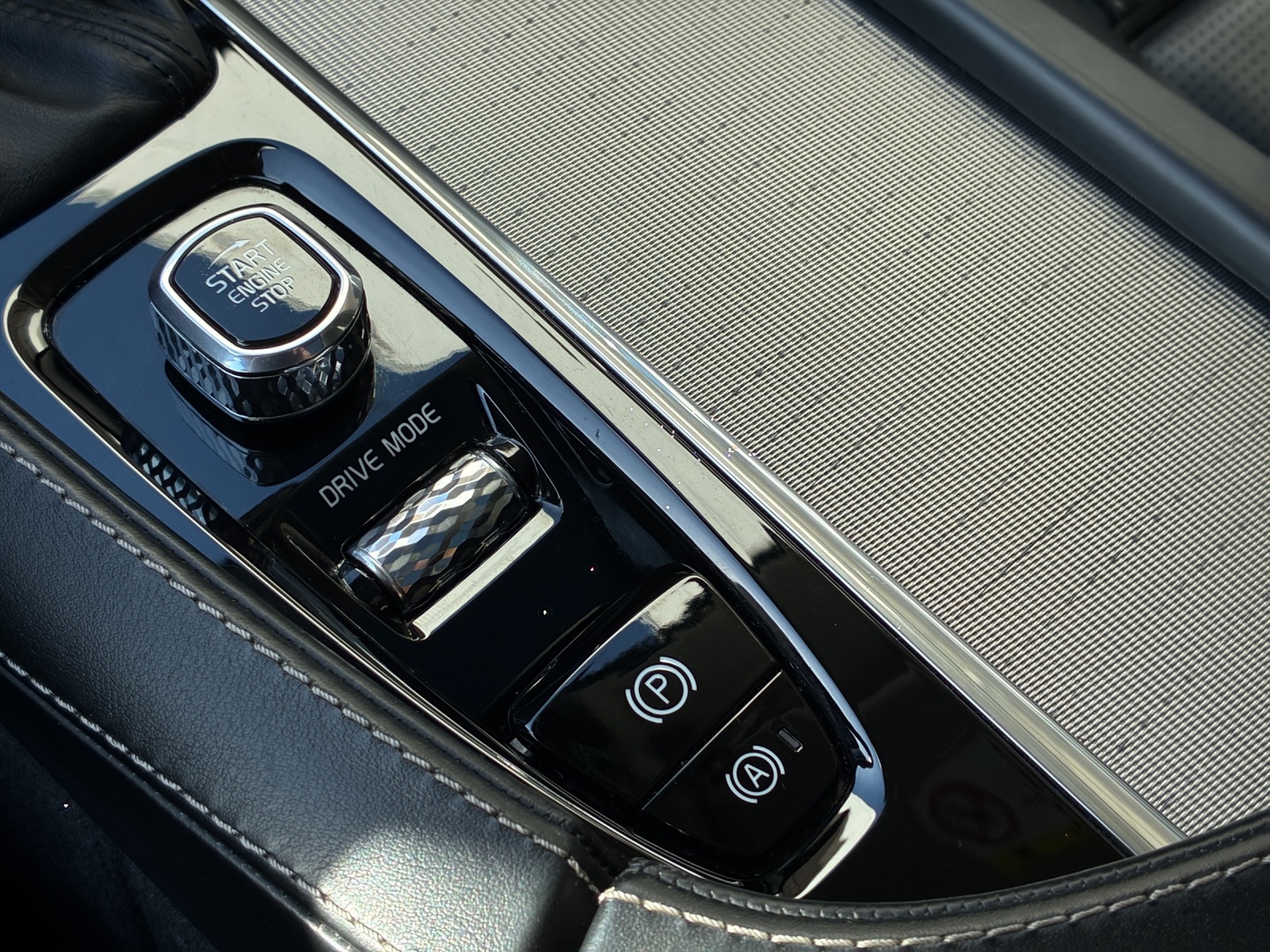 VOLVO XC90 2.0 T6 Inscription 7P. AWD-image-21