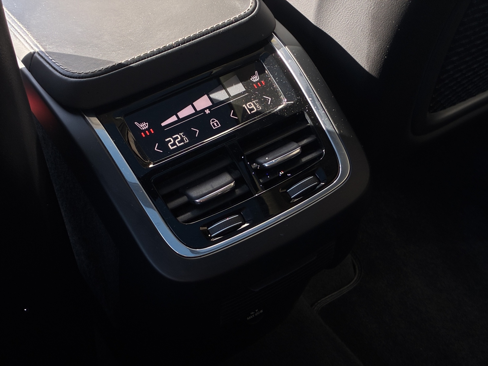 VOLVO XC90 2.0 T6 Inscription 7P. AWD-image-19