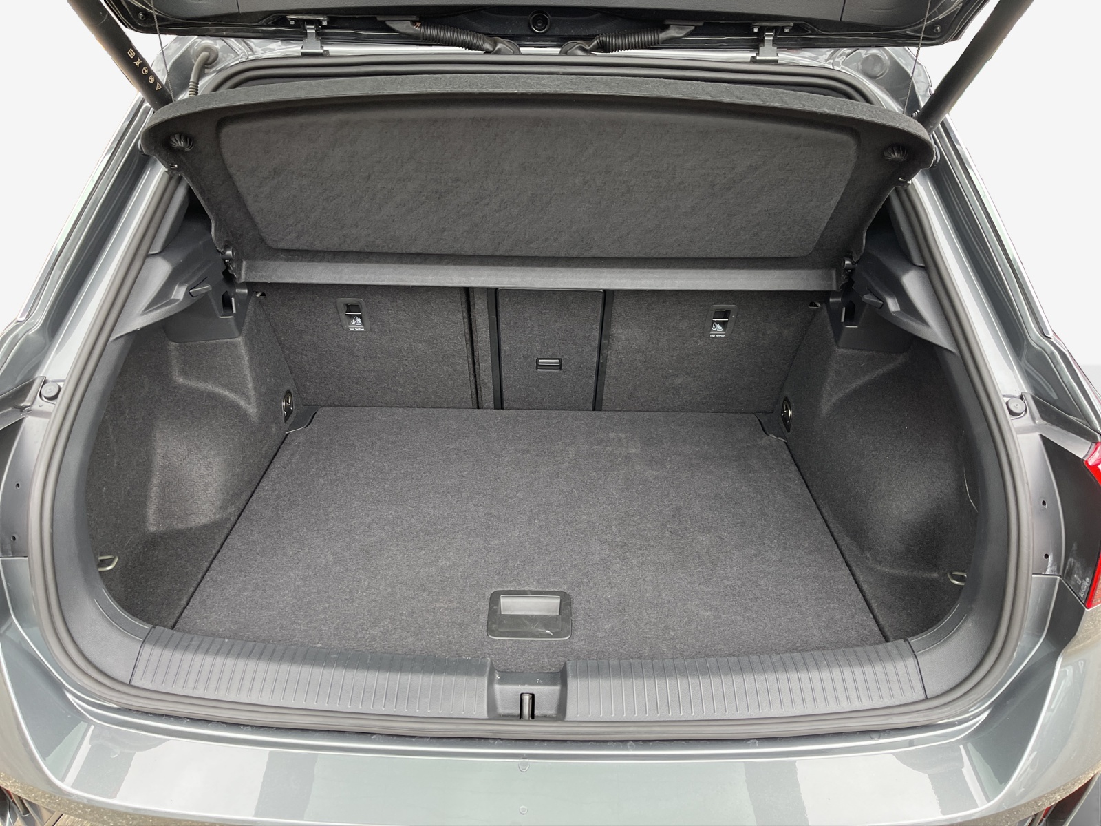 VW T-Roc 2.0 TSI R-Line DSG 4Motion-image-12