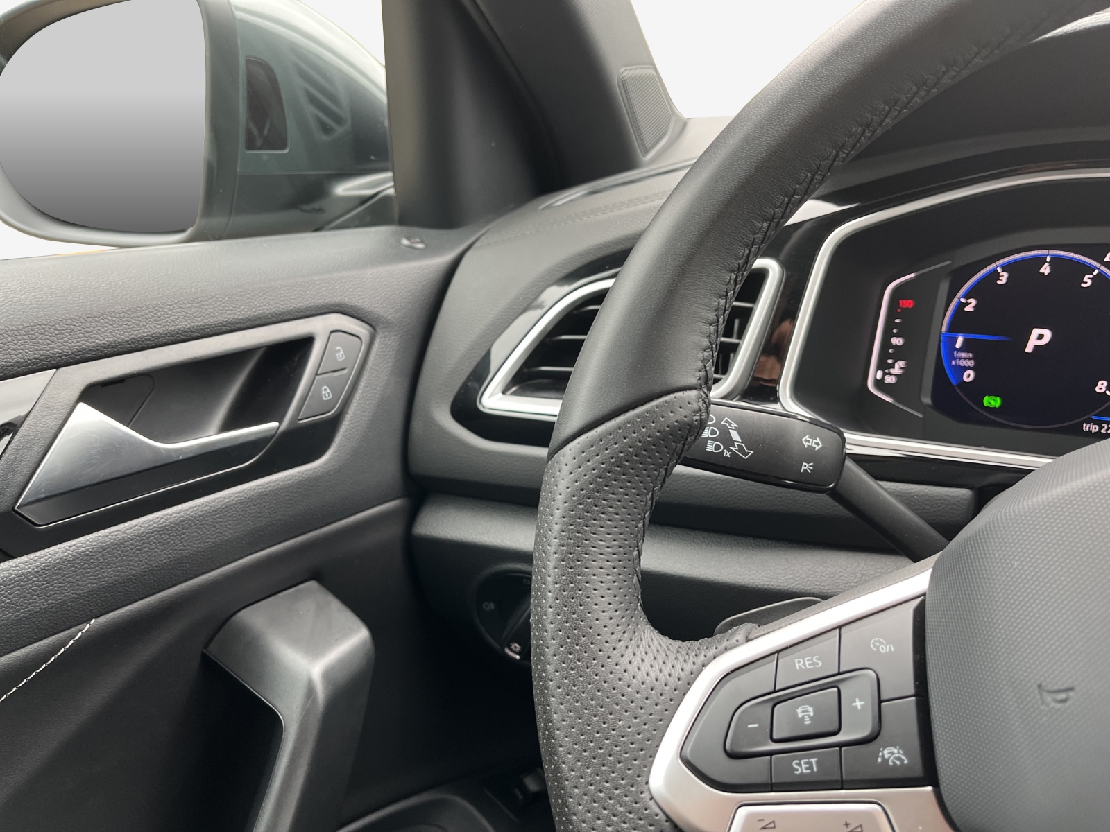 VW T-Roc 2.0 TSI R-Line DSG 4Motion-image-13