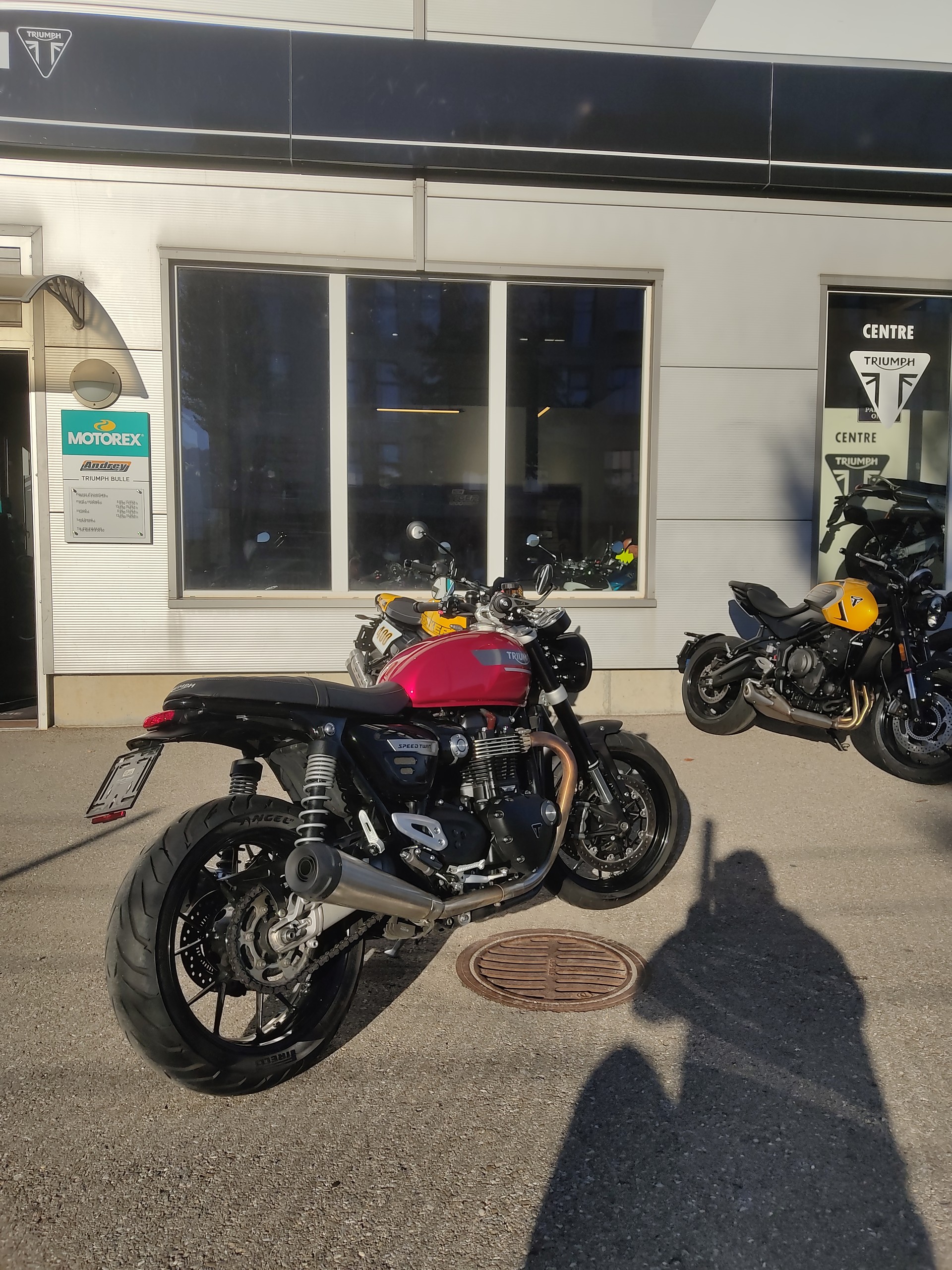 TRIUMPH Speed Twin 1200-image-2