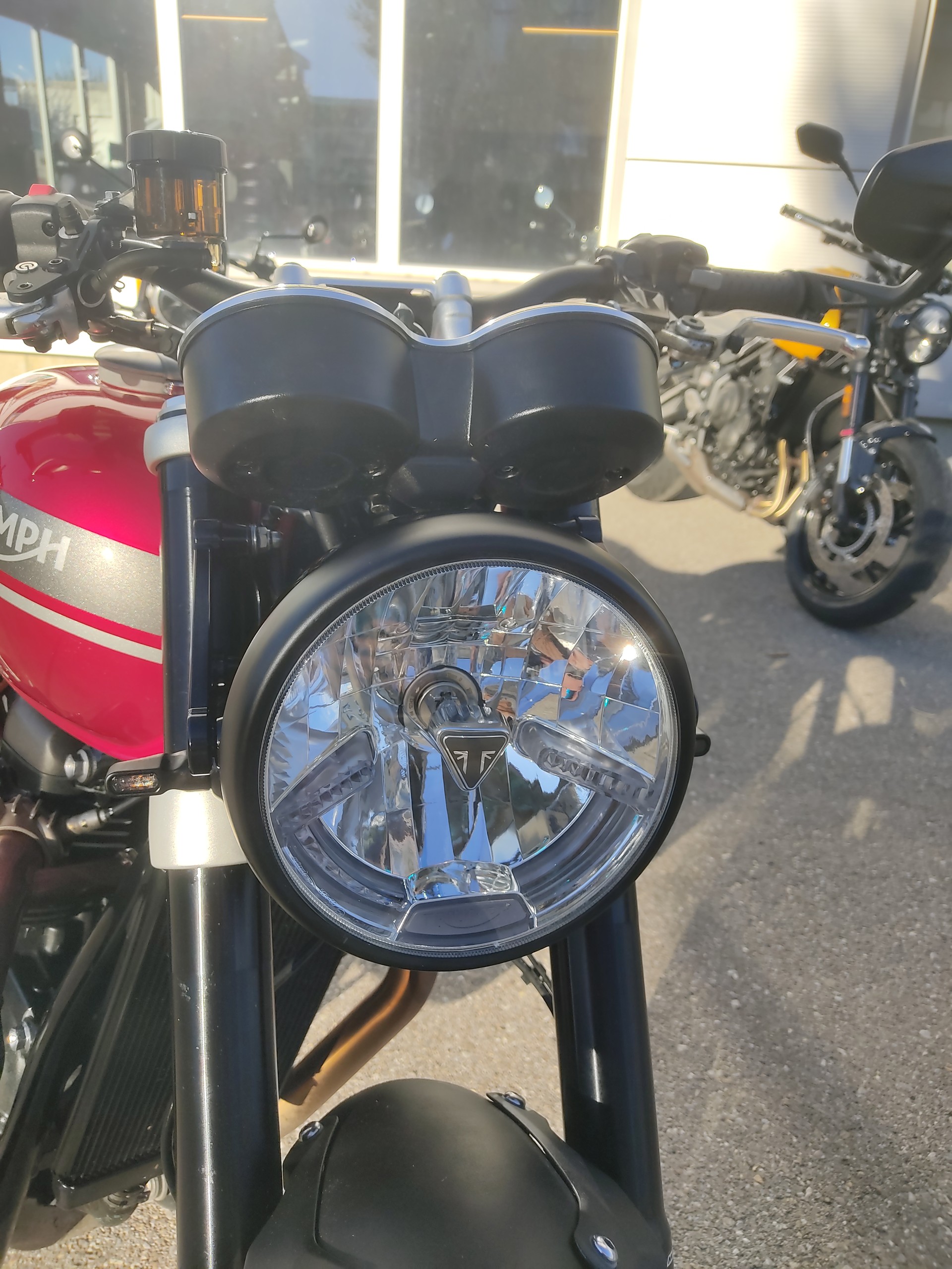 TRIUMPH Speed Twin 1200-image-5