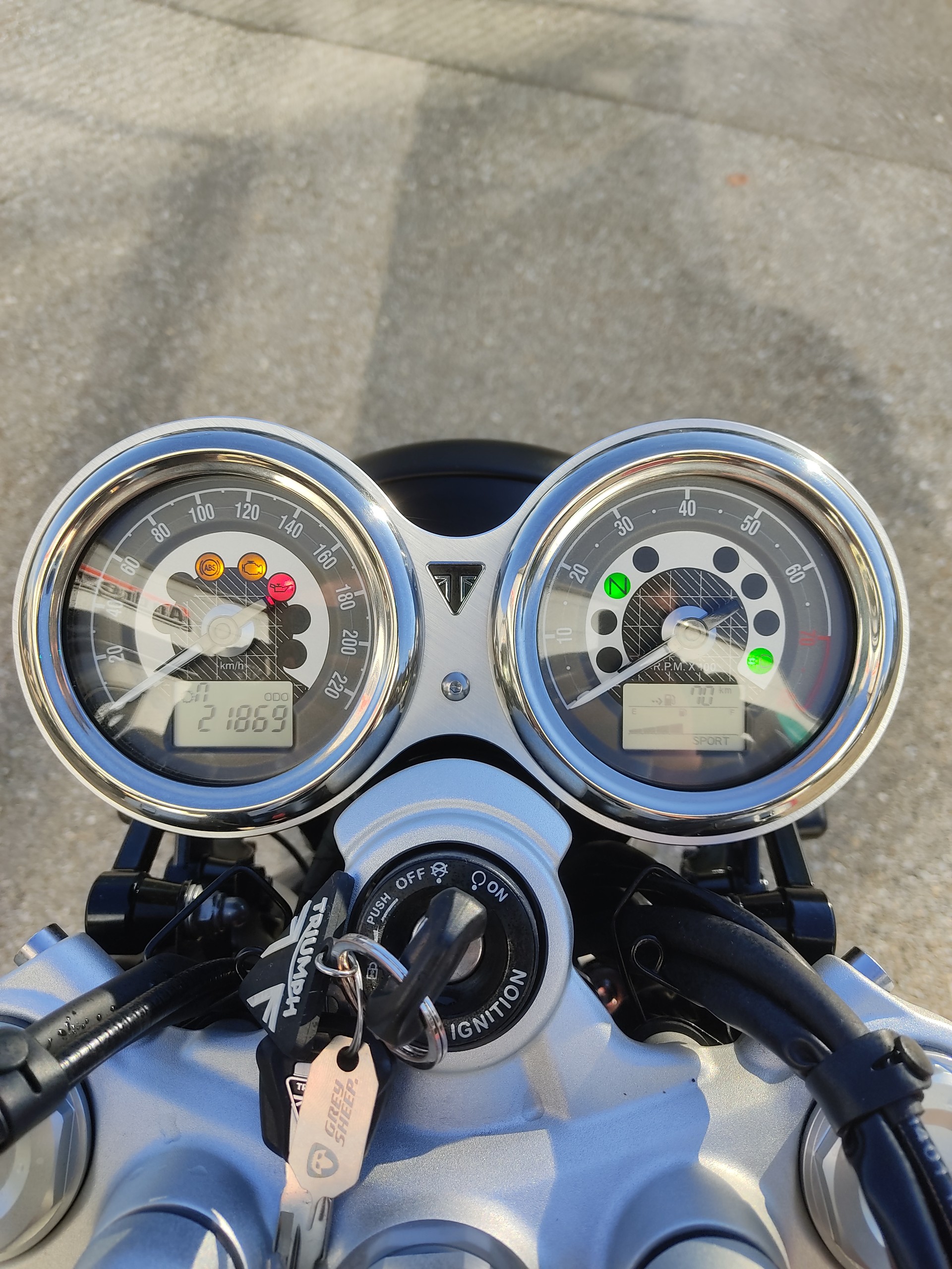 TRIUMPH Speed Twin 1200-image-7