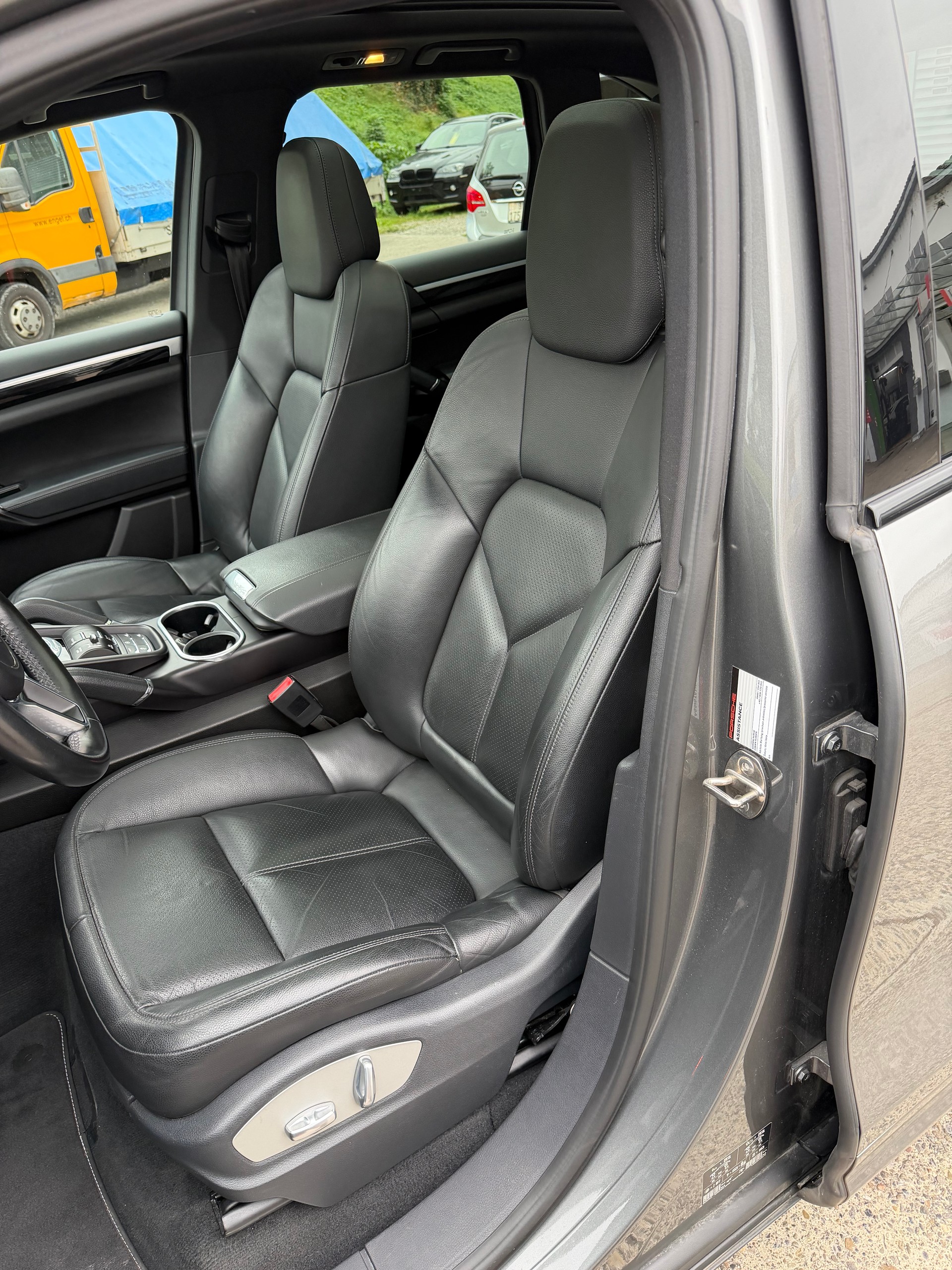 PORSCHE Cayenne Diesel-image-8
