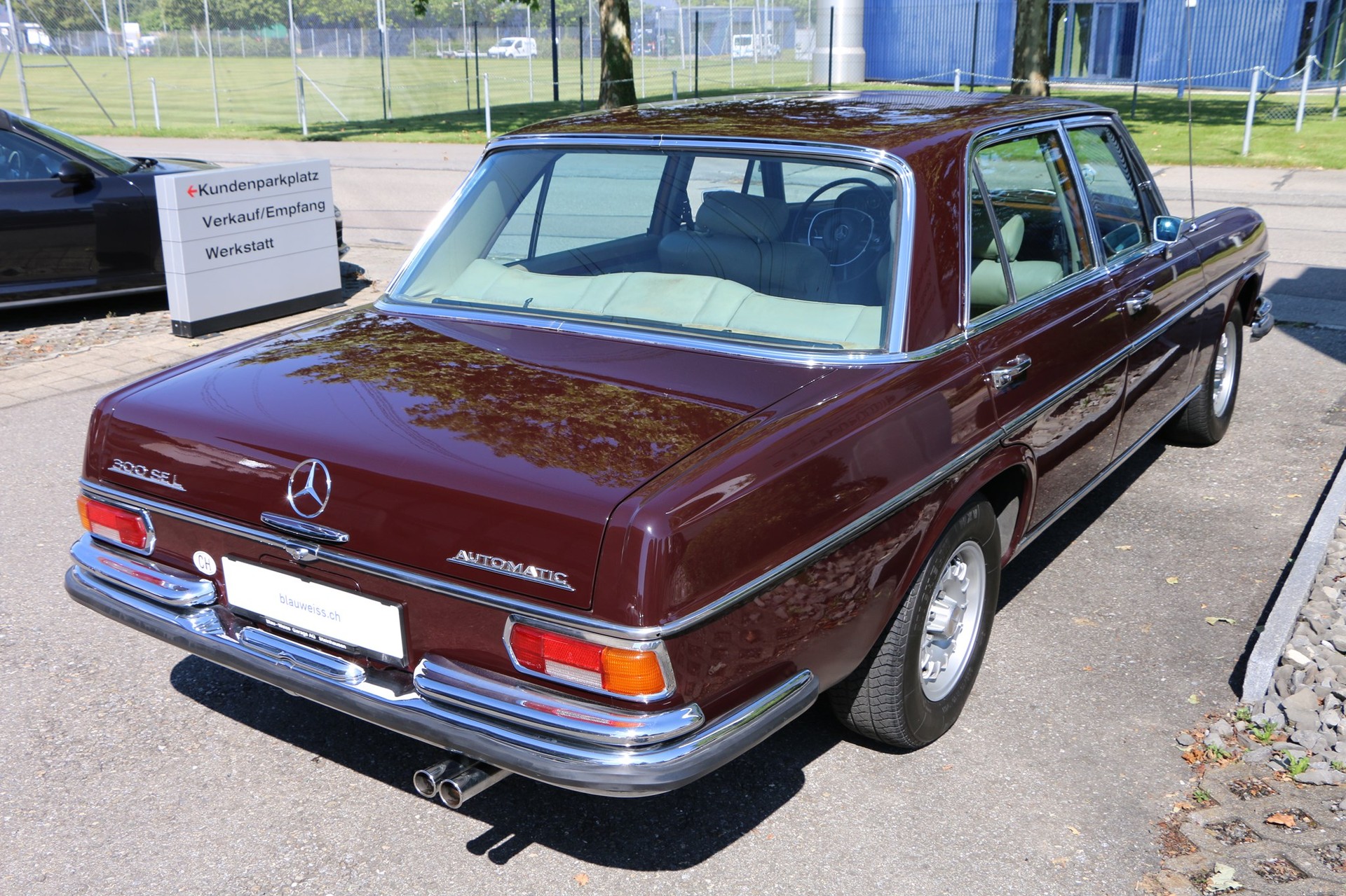 MERCEDES-BENZ 300 SEL-image-9