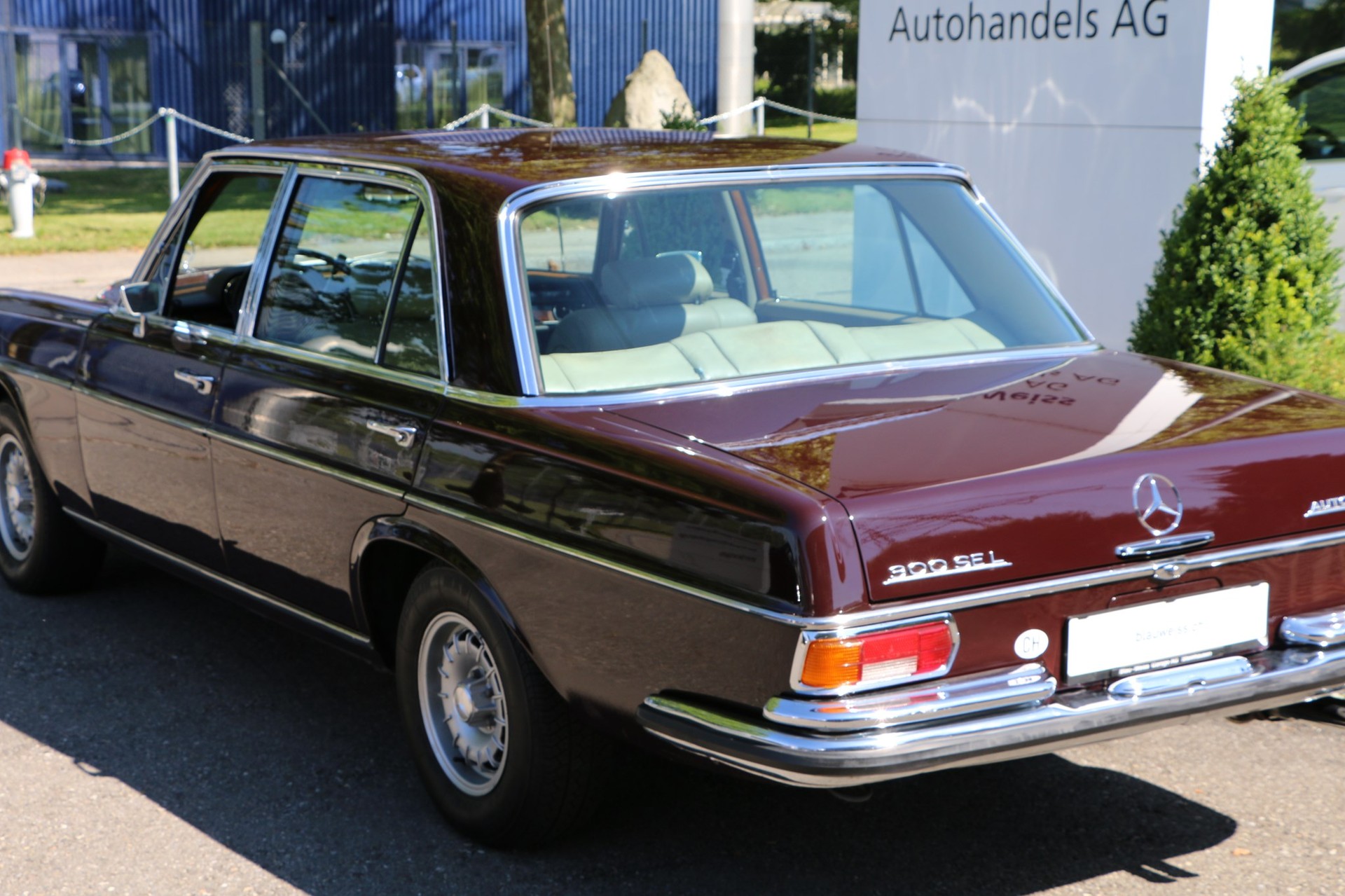 MERCEDES-BENZ 300 SEL-image-4