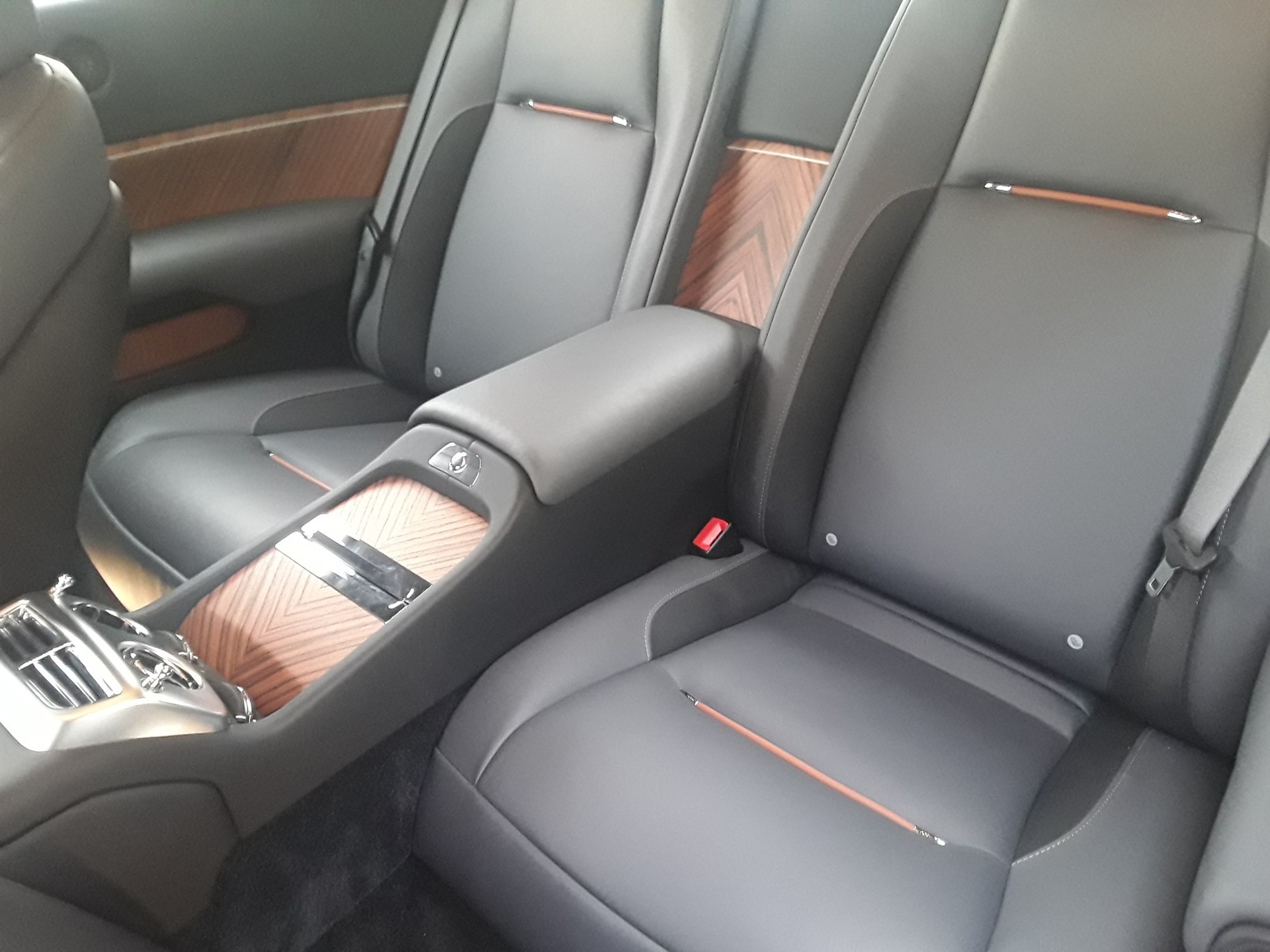 ROLLS-ROYCE Wraith 6.6 V12 Sondermodell "INSPIRED BY FILM"-image-10