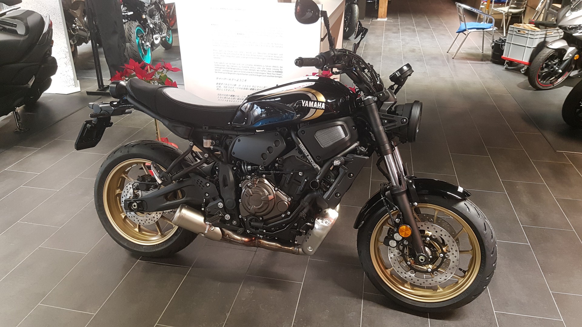 YAMAHA XSR 700-image-0
