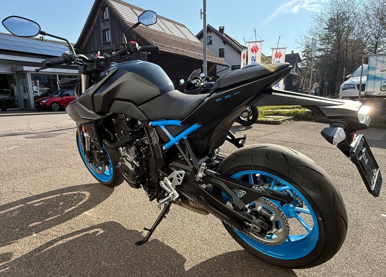 SUZUKI GSX-8S-image-3
