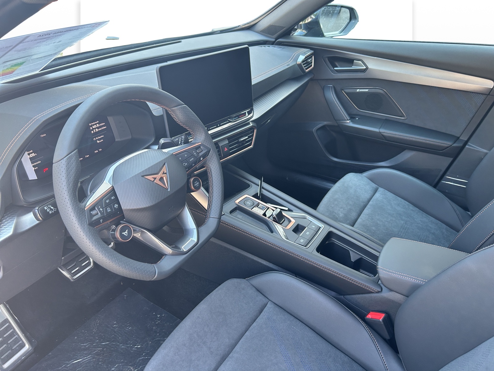 CUPRA NEW Formentor e-Hybrid-image-4