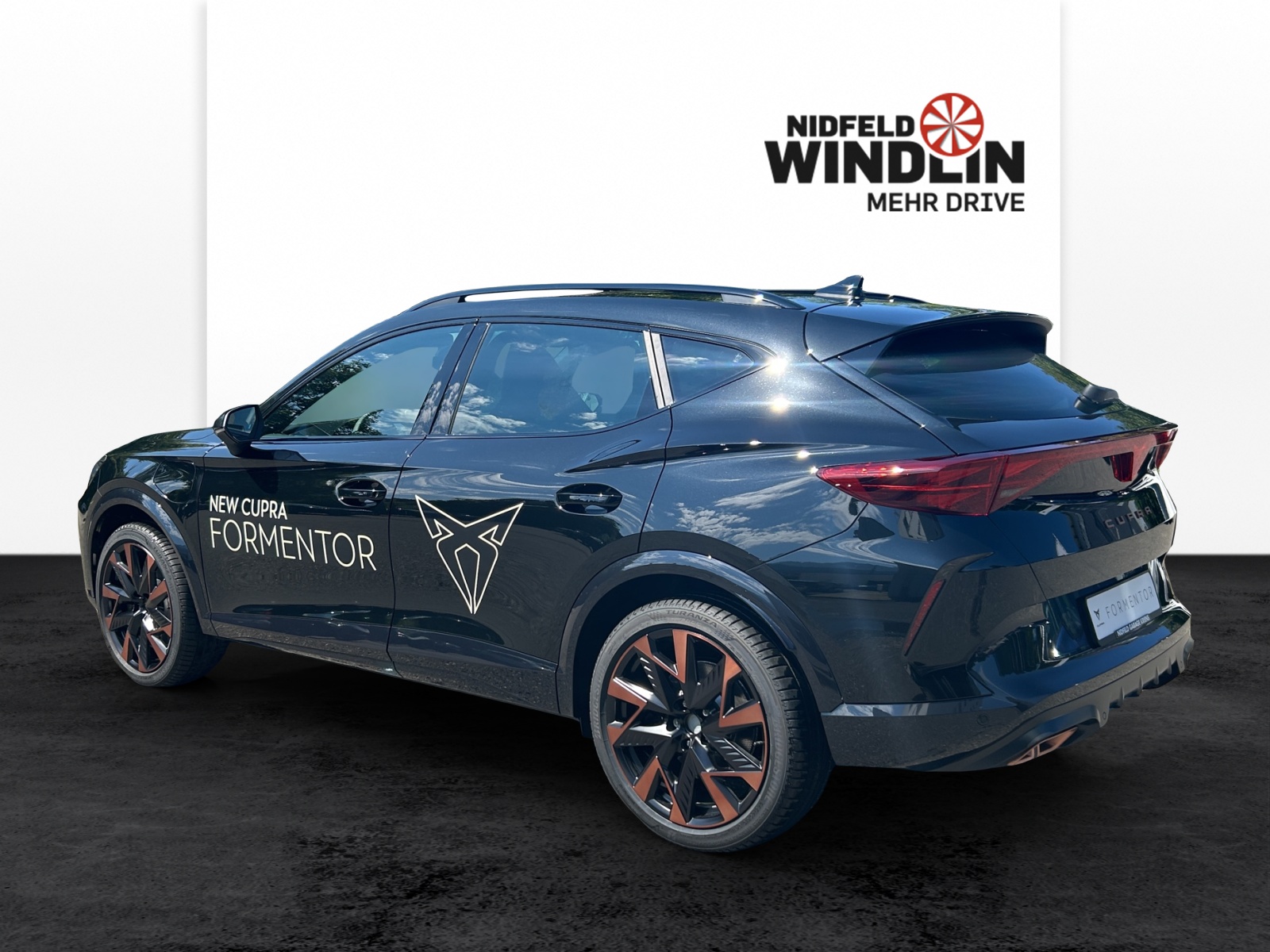 CUPRA NEW Formentor e-Hybrid-showroom-element-2