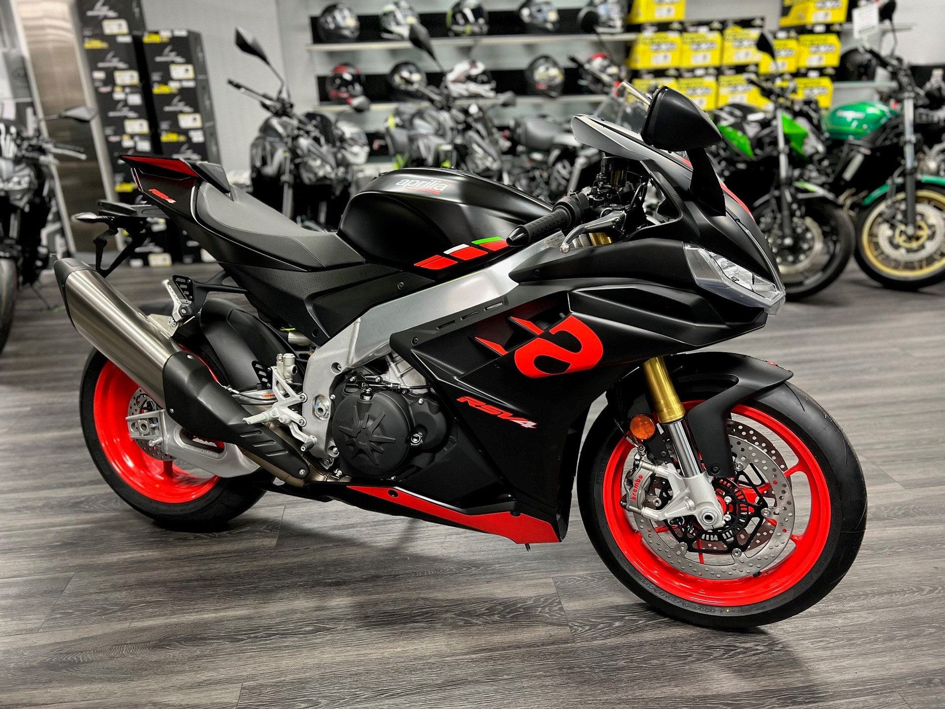 APRILIA RSV4 1100-image-0