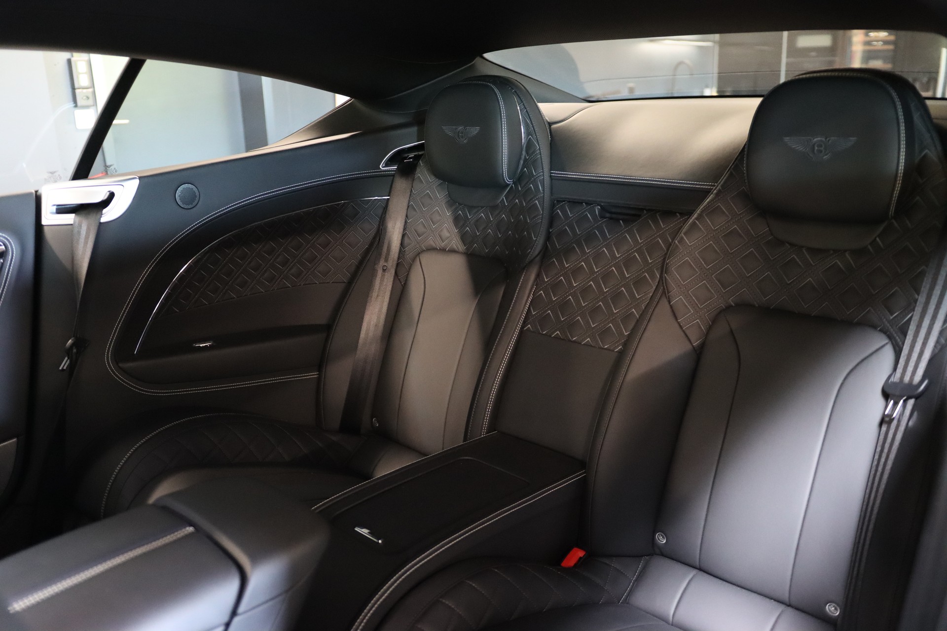 BENTLEY Continental GT 6.0 W12 Mulliner-image-14
