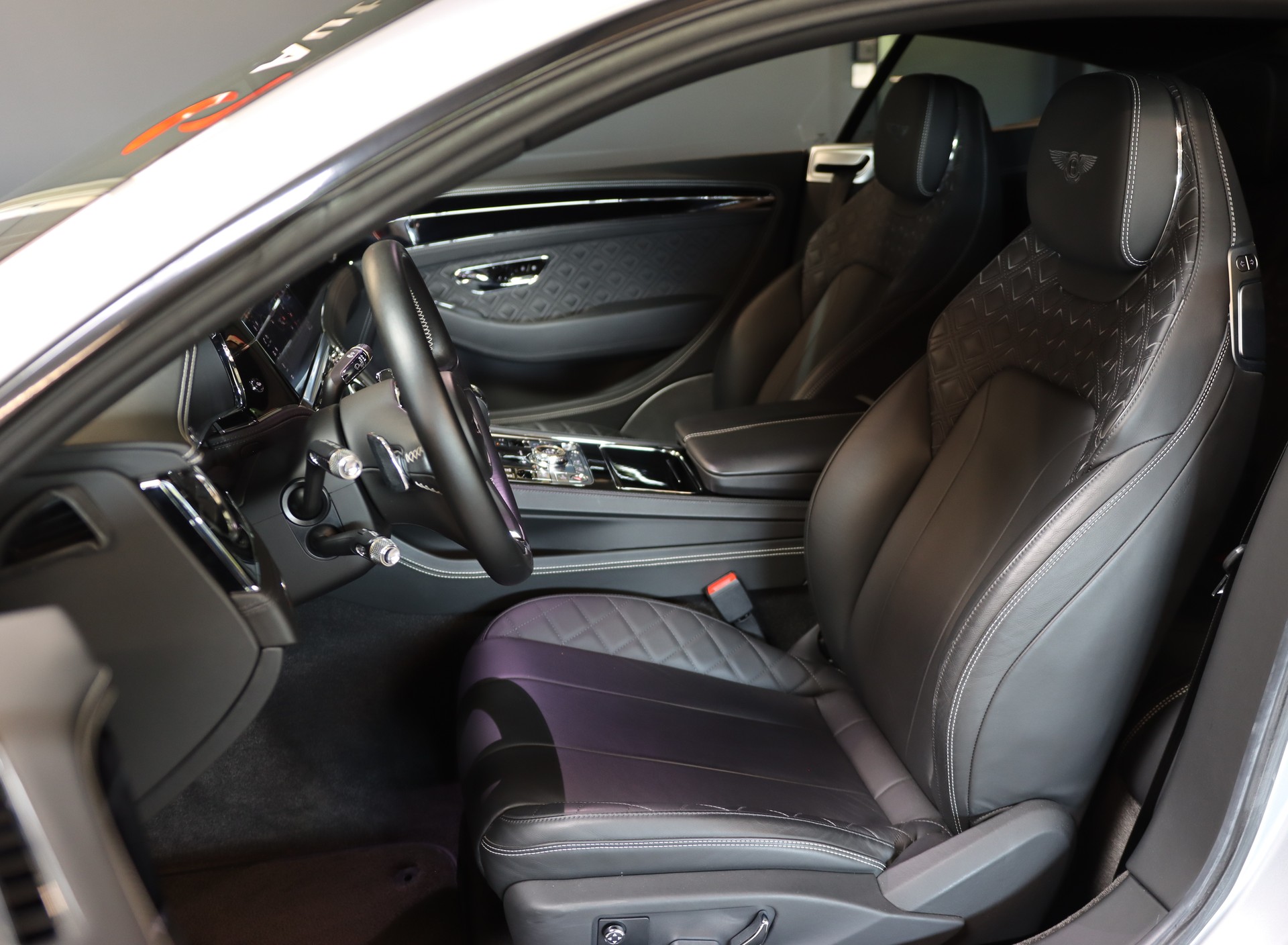 BENTLEY Continental GT 6.0 W12 Mulliner-image-13