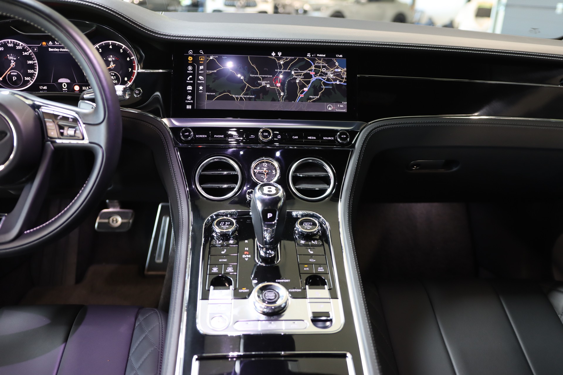 BENTLEY Continental GT 6.0 W12 Mulliner-image-12