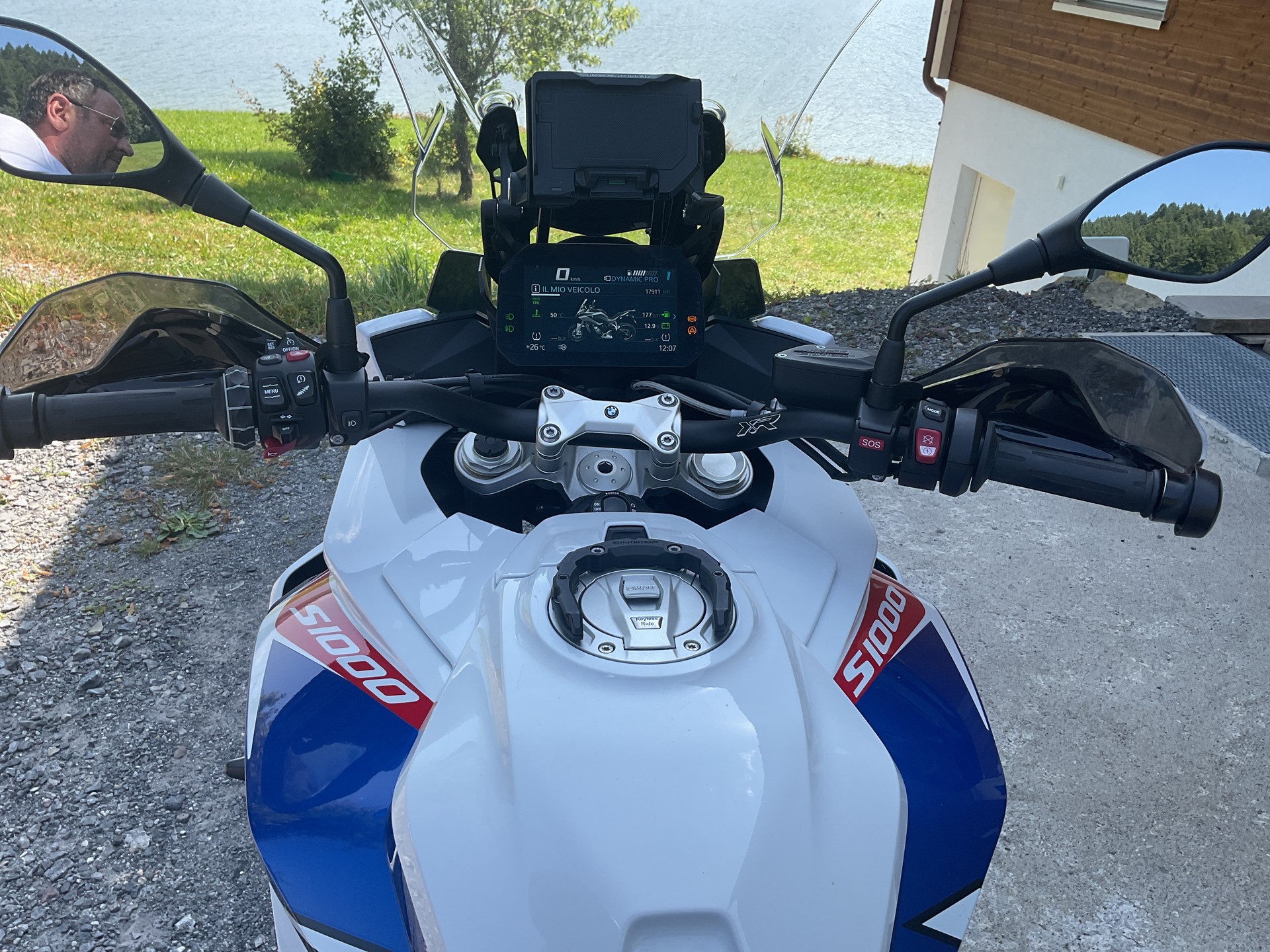 BMW S 1000 XR ABS-image-4