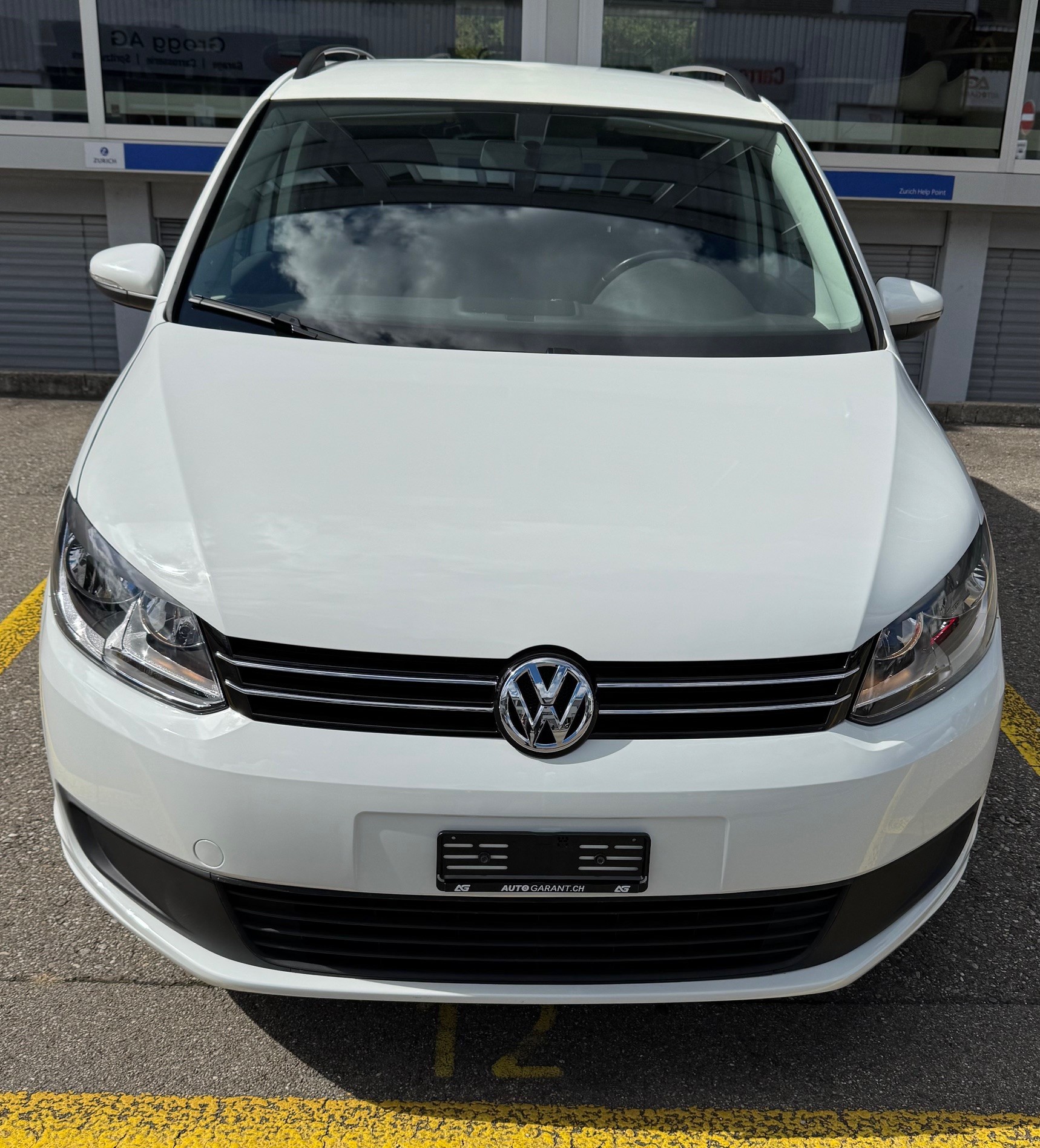 VW Touran 1.6 TDI BlueMotion Technology Trendline DSG-showroom-element-1
