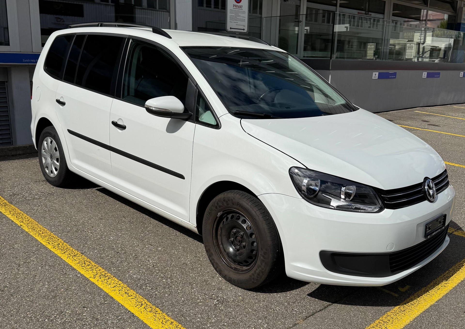VW Touran 1.6 TDI BlueMotion Technology Trendline DSG-showroom-element-2