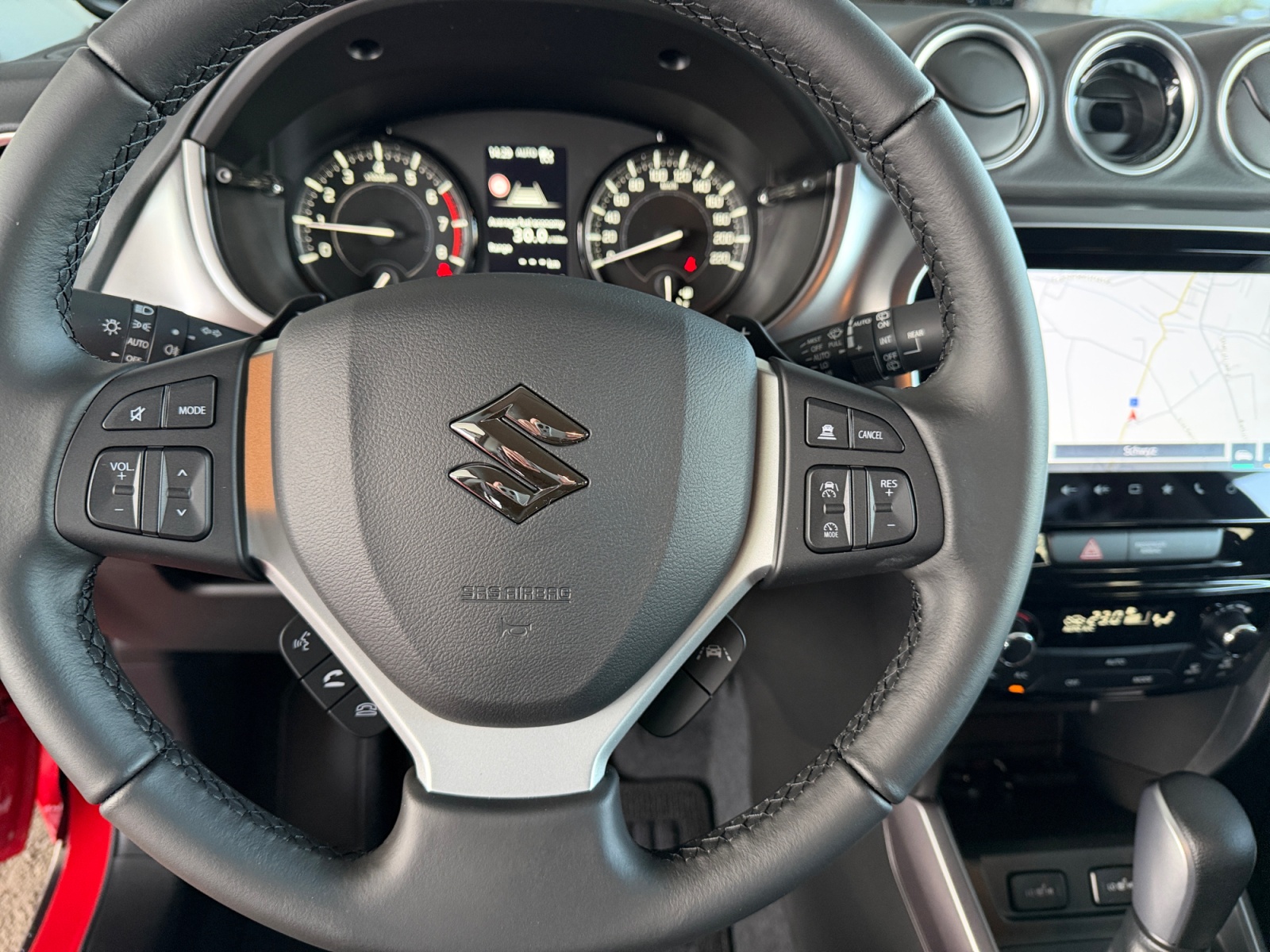 SUZUKI Vitara 1.4 T Compact+ Hybrid 4x4-image-11