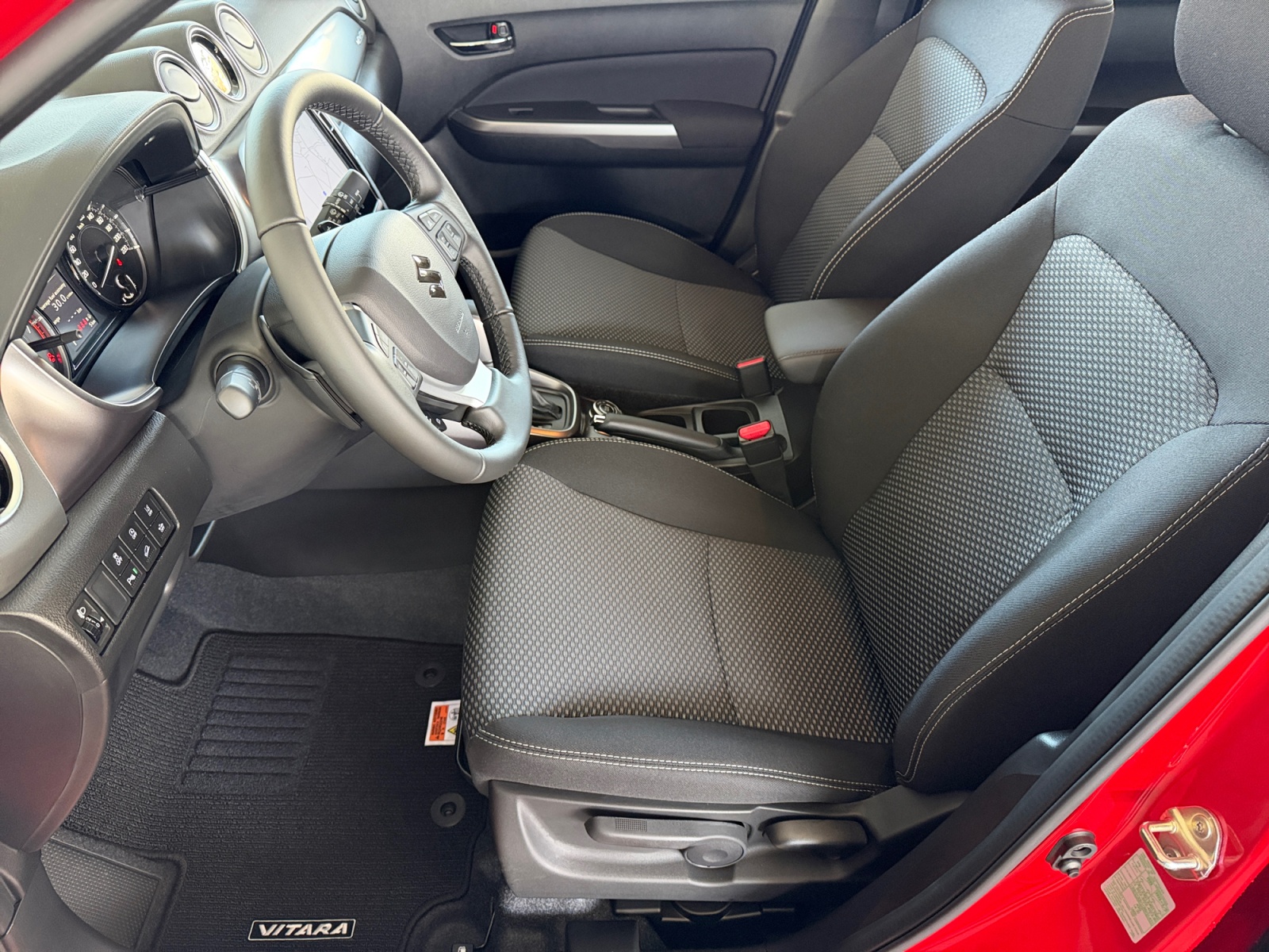SUZUKI Vitara 1.4 T Compact+ Hybrid 4x4-image-8