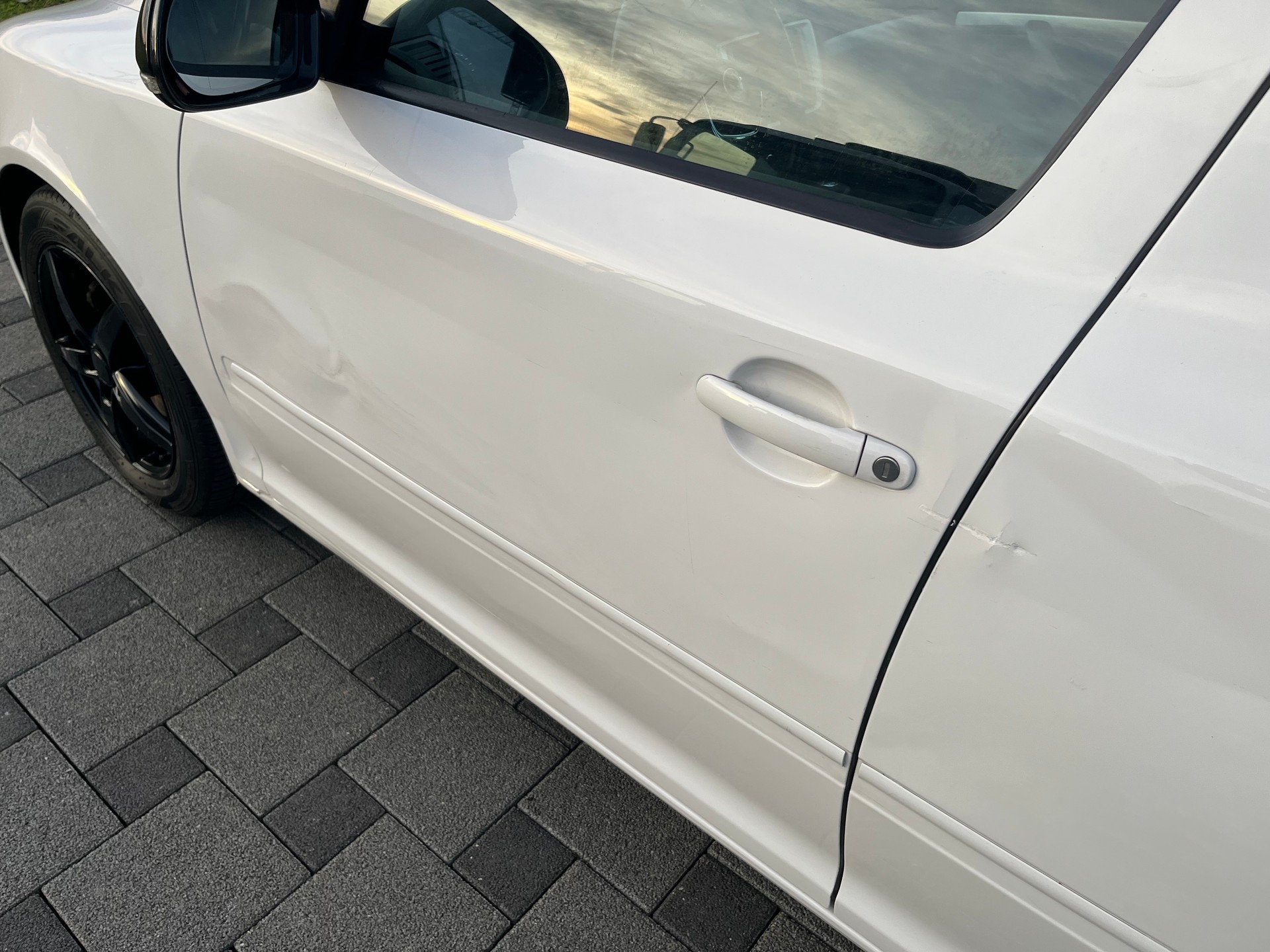 SKODA Octavia Combi 1.8 TSI Laurin & Klement DSG-image-8